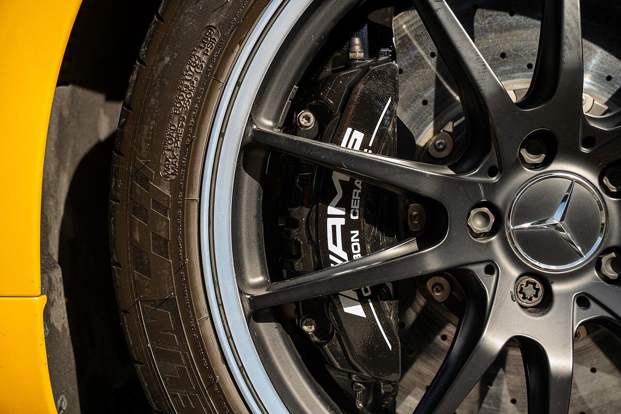Mercedes-Benz Amg GT view 8