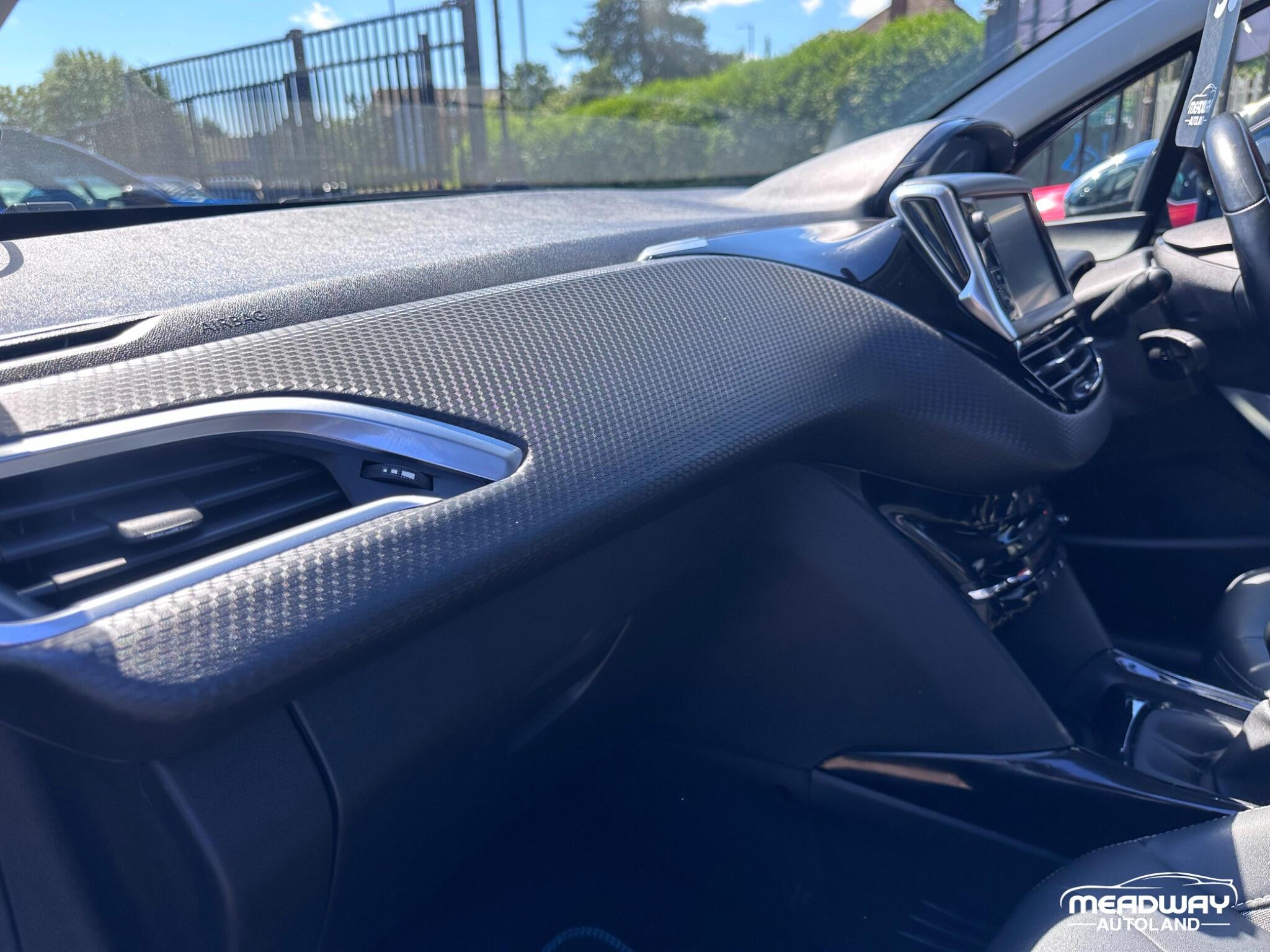 Peugeot 2008 view 34