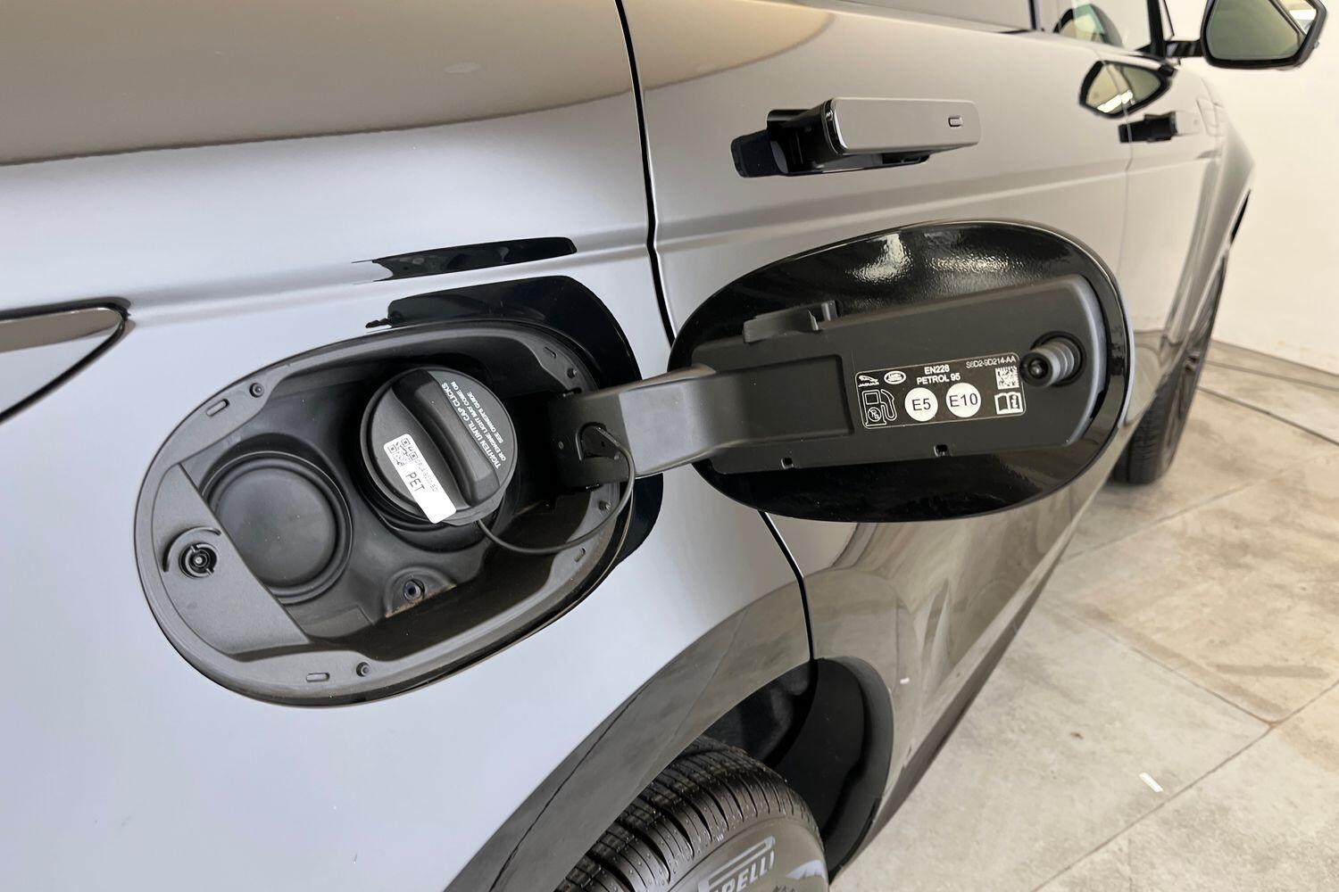 Land Rover Range Rover Evoque view 21