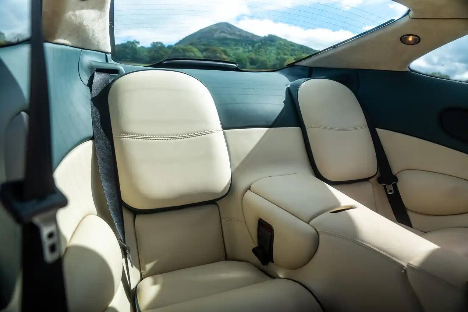 Aston Martin DB7 view 35
