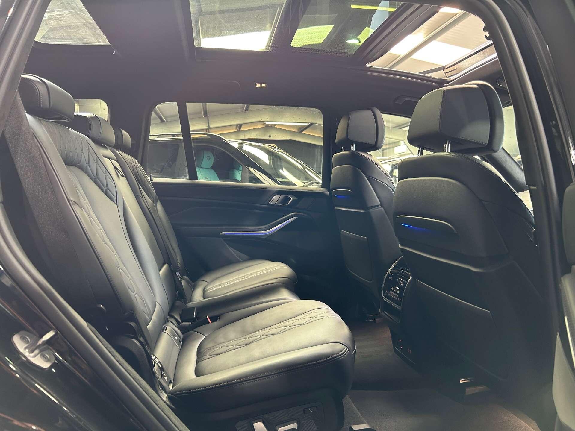 BMW X7 view 34