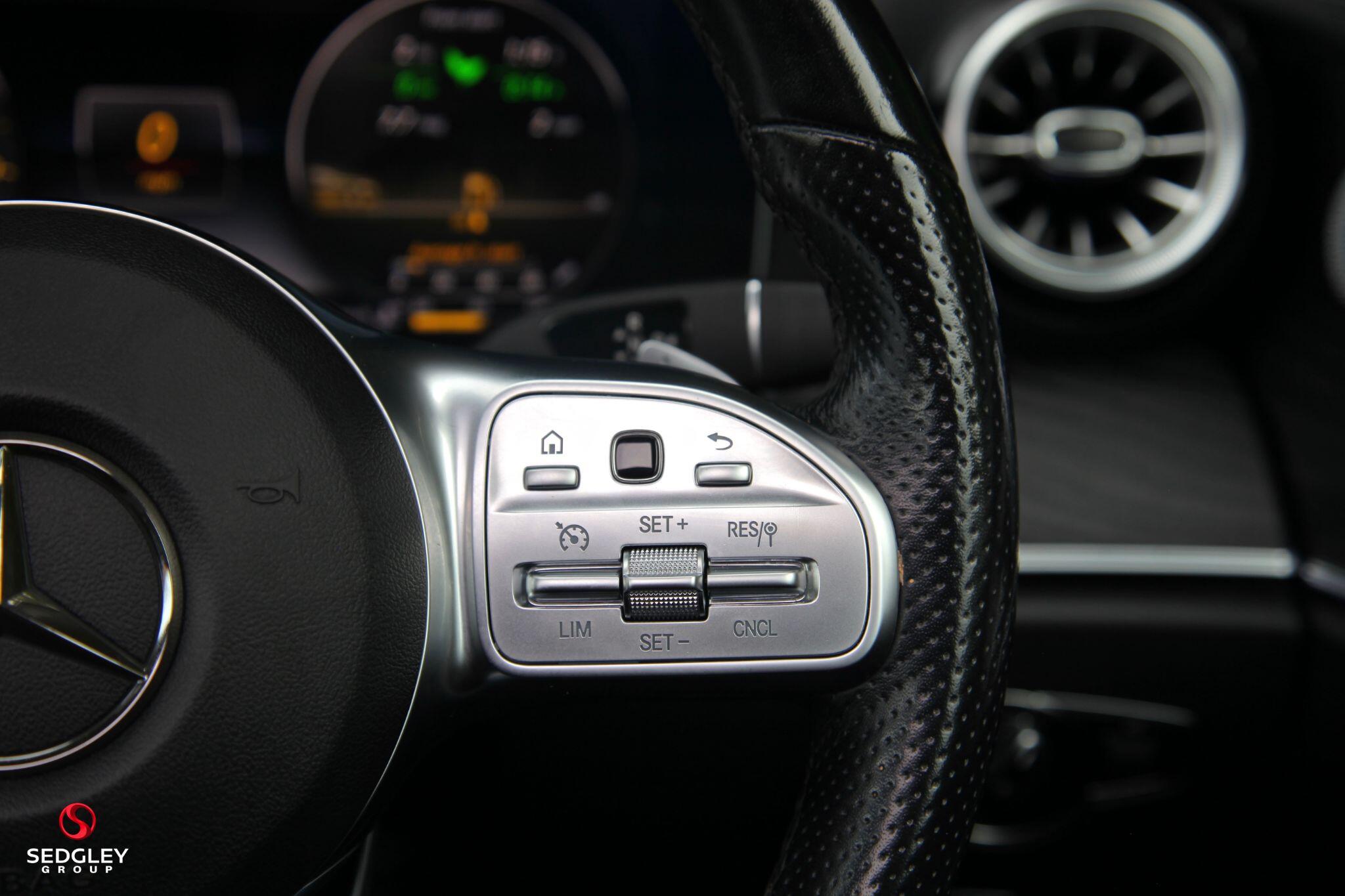 Mercedes-Benz E Class view 22
