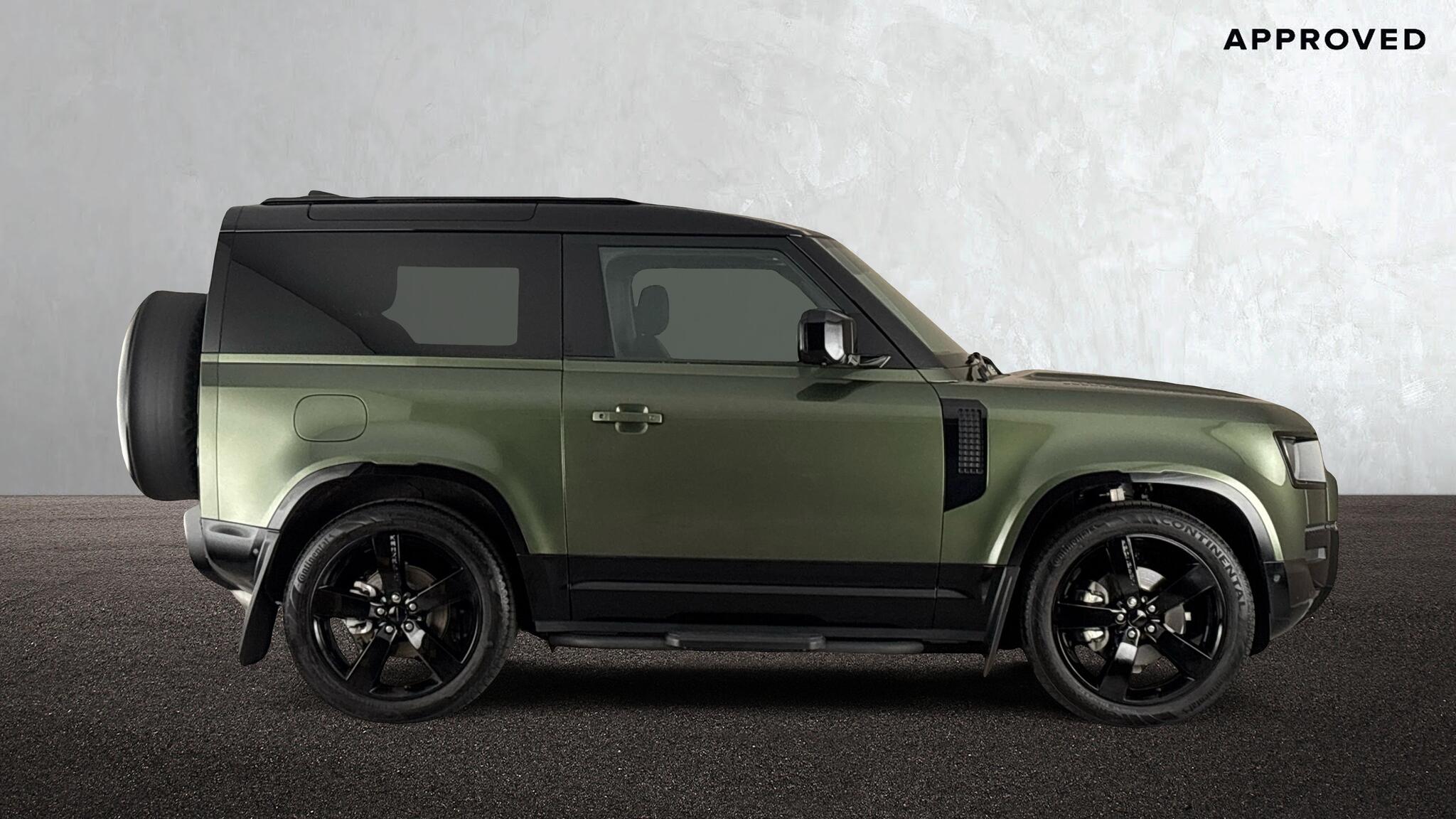 Land Rover Defender view 5