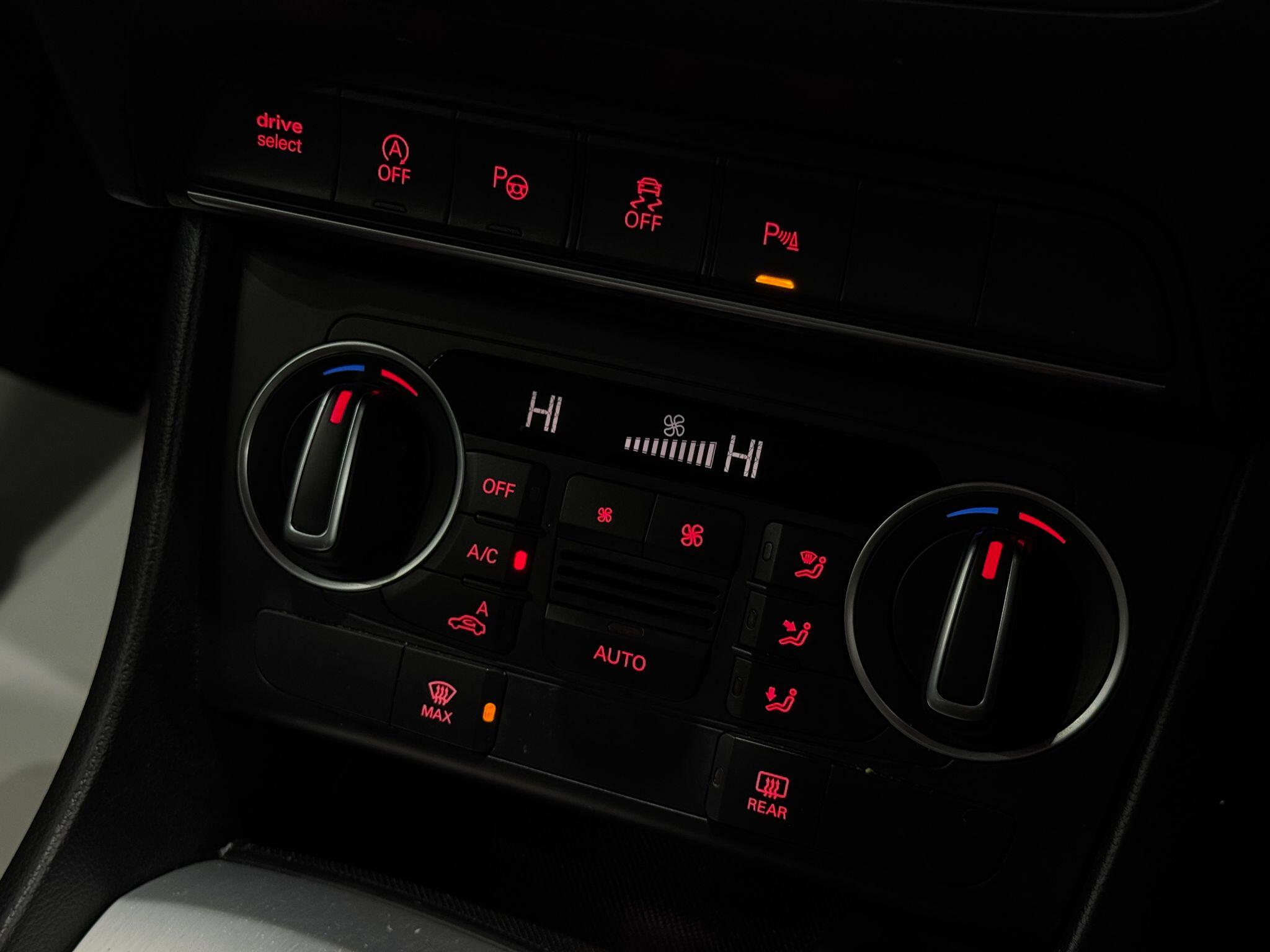 Audi Q3 view 38