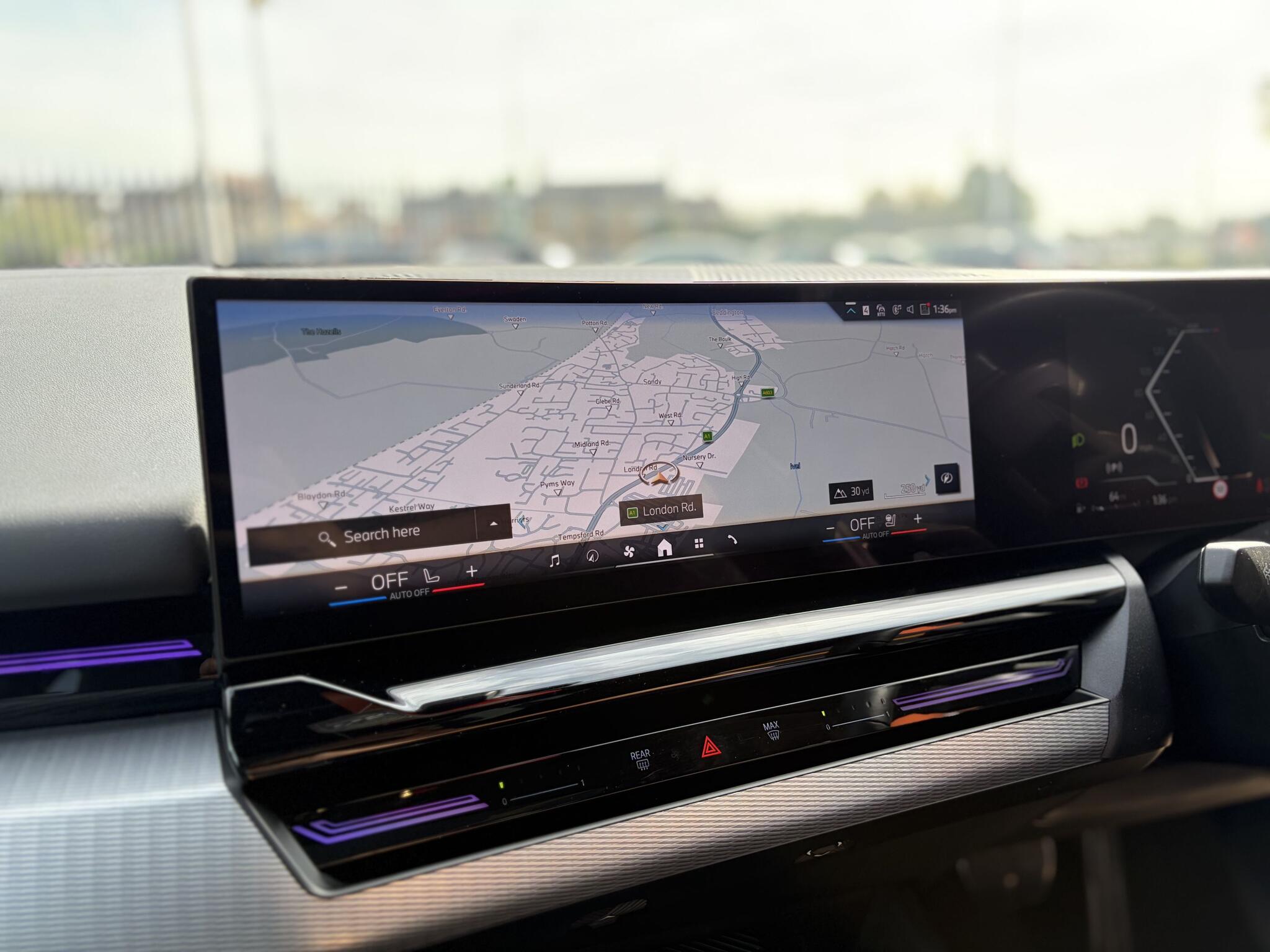 BMW 5 Series view 25