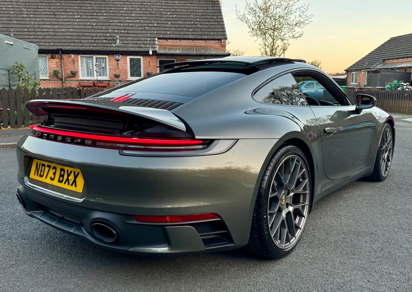 Porsche 911 view 81