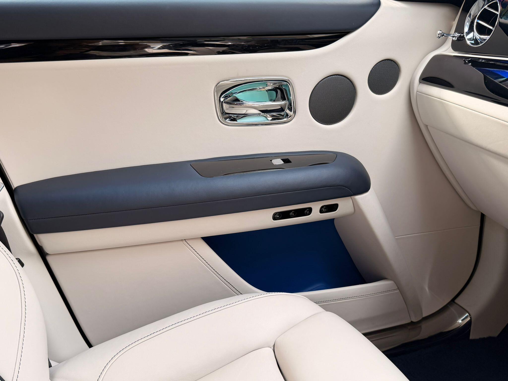 Rolls-Royce Ghost view 43
