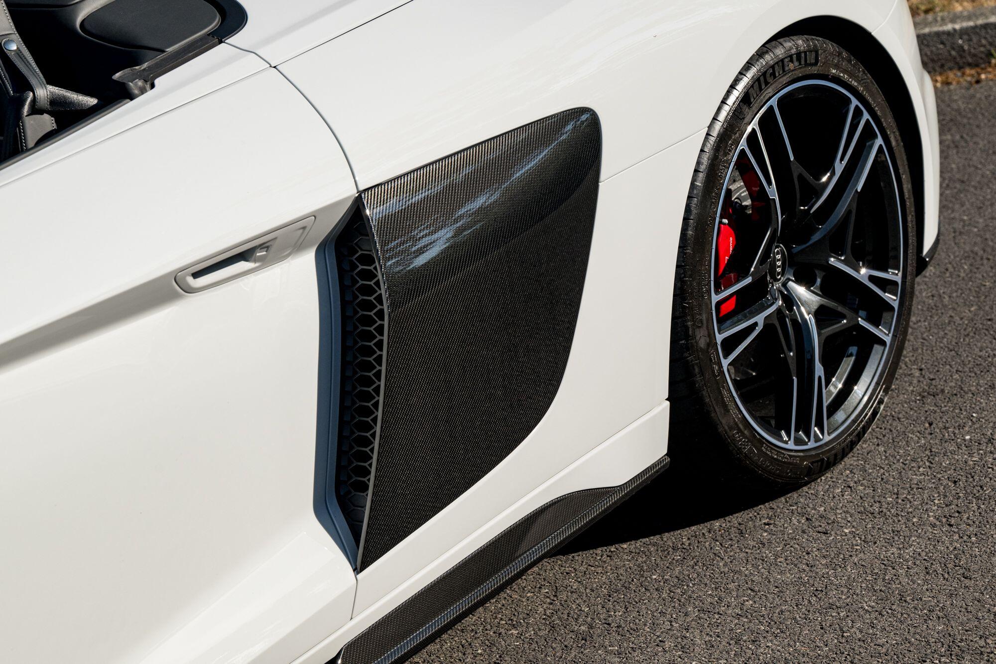 Audi R8 view 20
