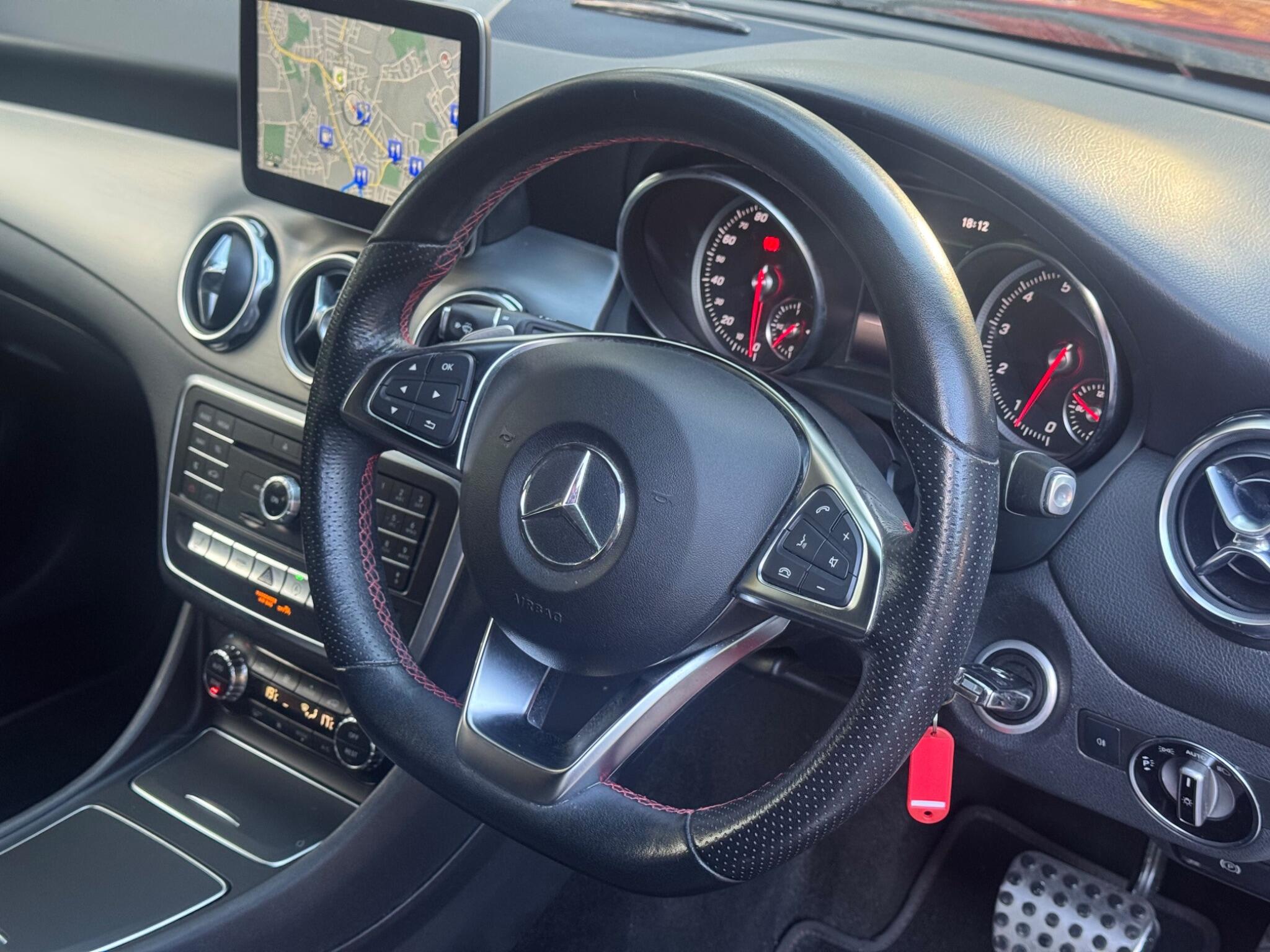 Mercedes-Benz Gla view 12