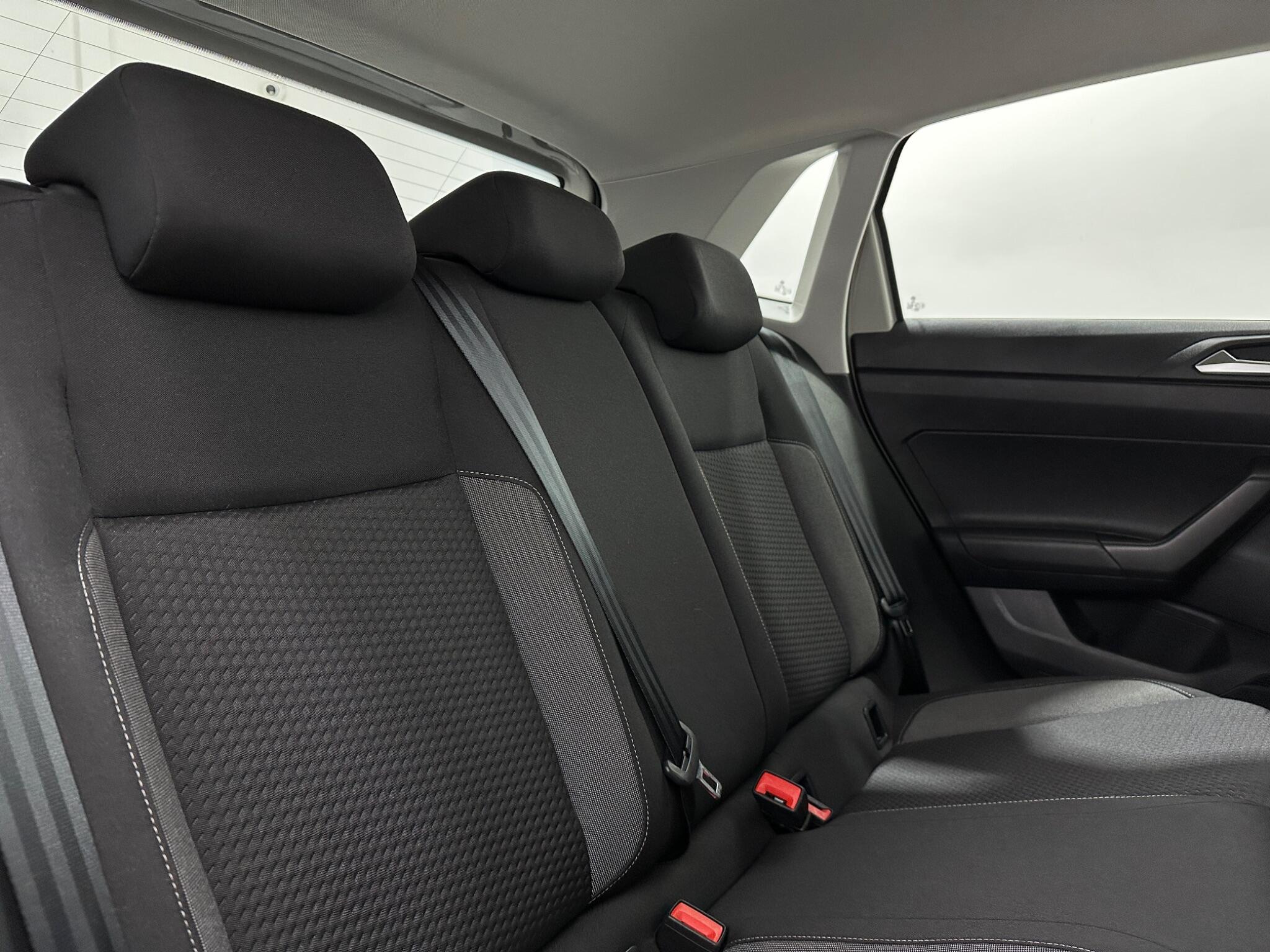 Volkswagen Polo view 40