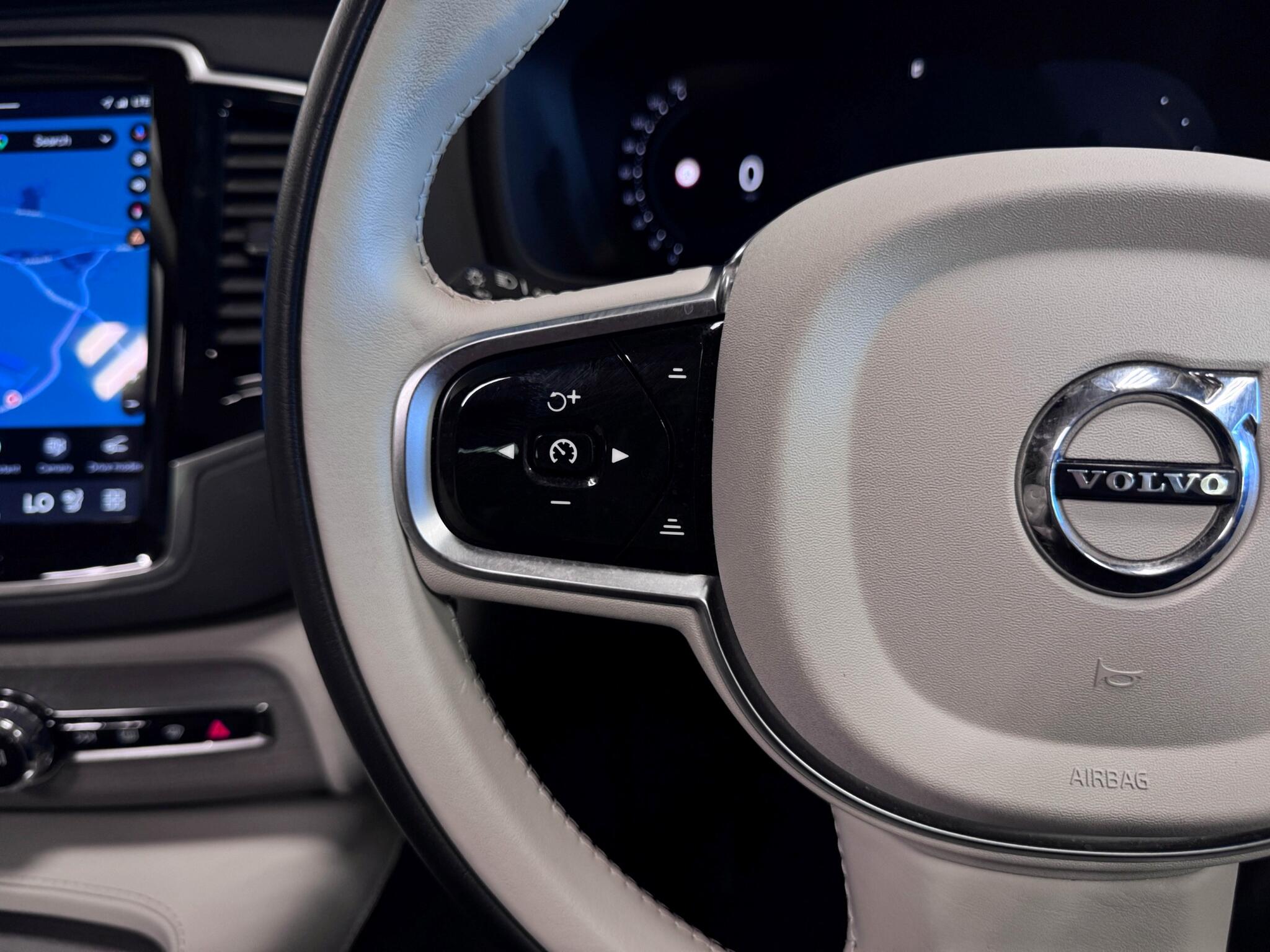 Volvo XC90 view 14