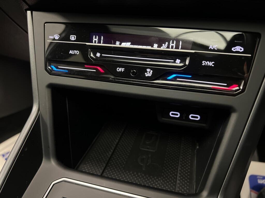 Volkswagen Polo view 18