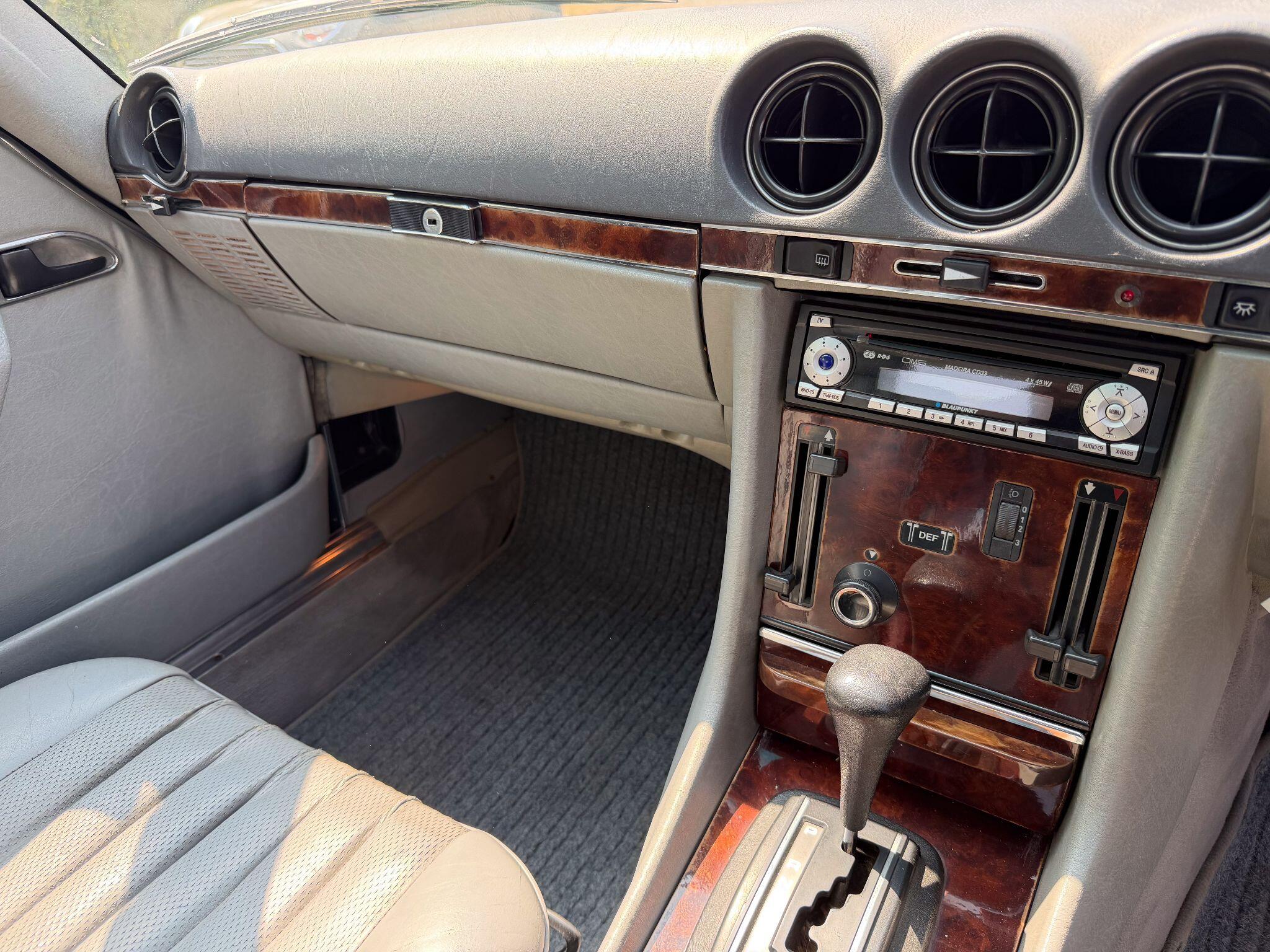 Mercedes-Benz SL view 6