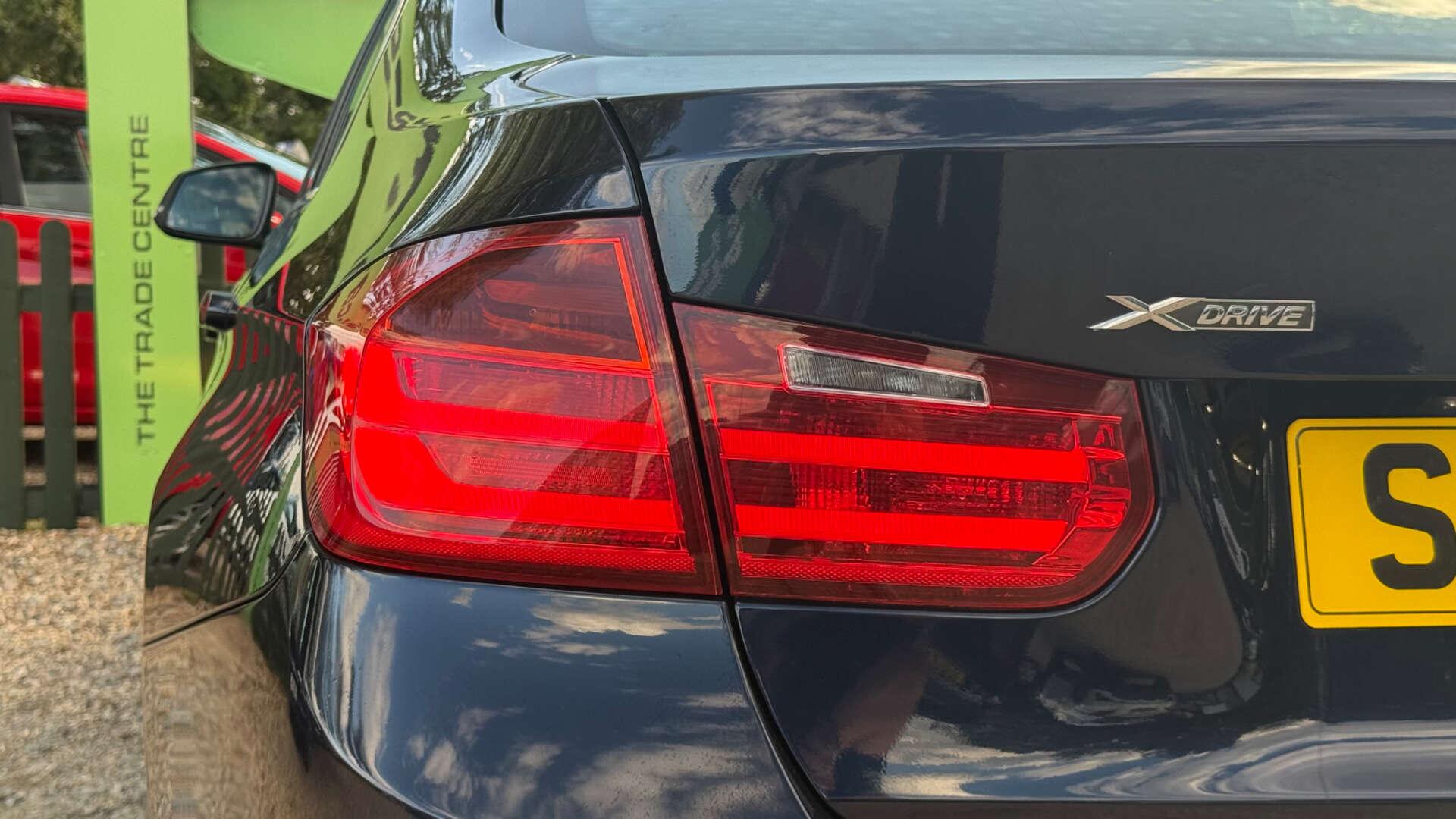 BMW 3 Series view 40
