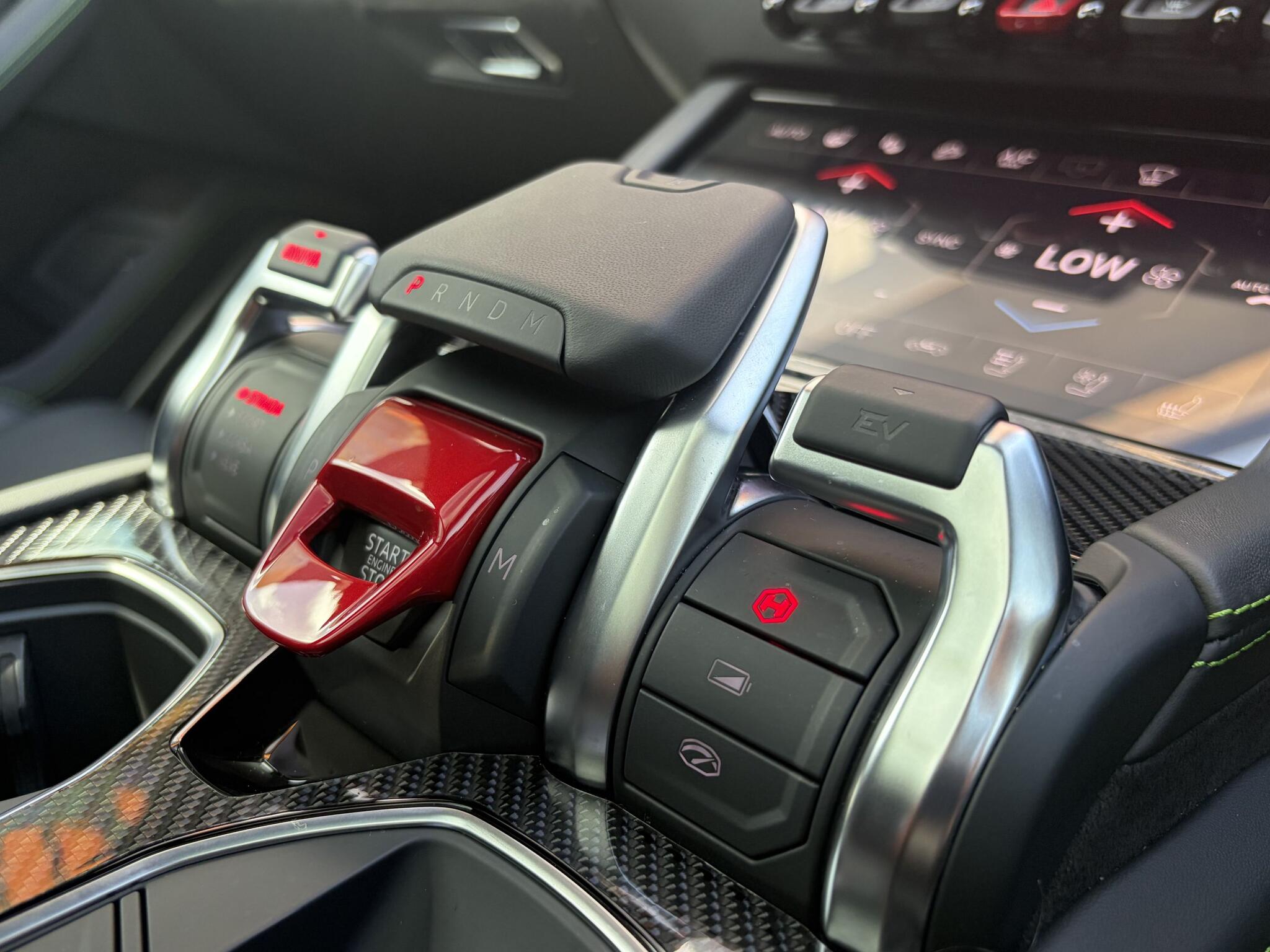 Lamborghini Urus view 34