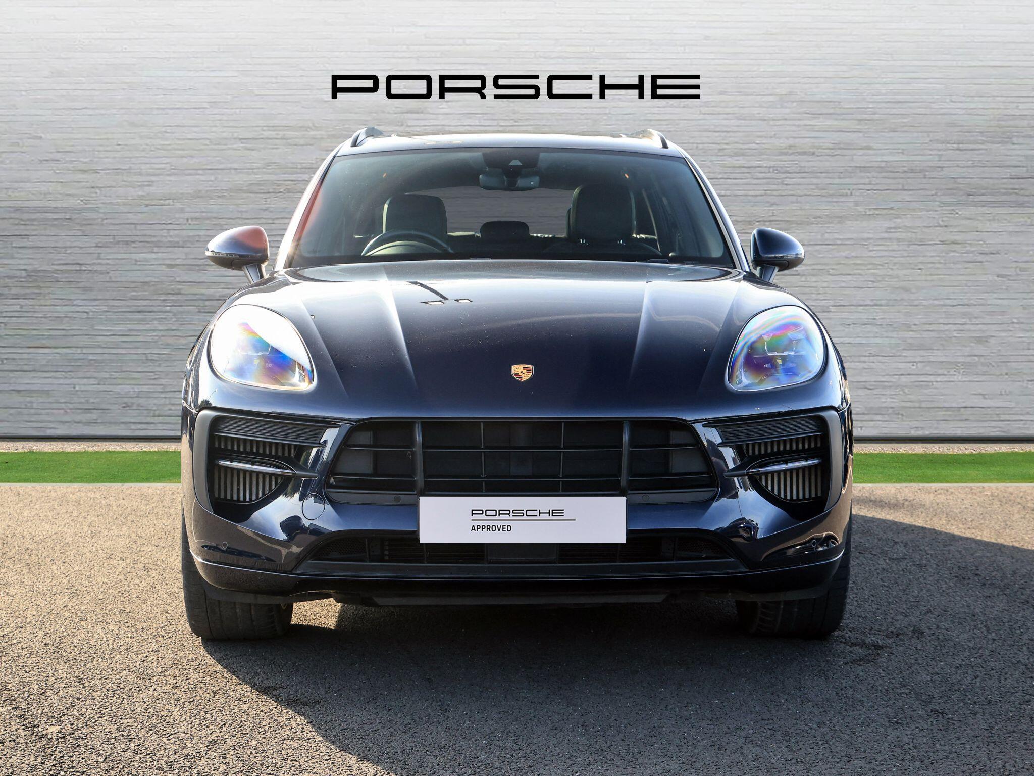 Porsche Macan view 32