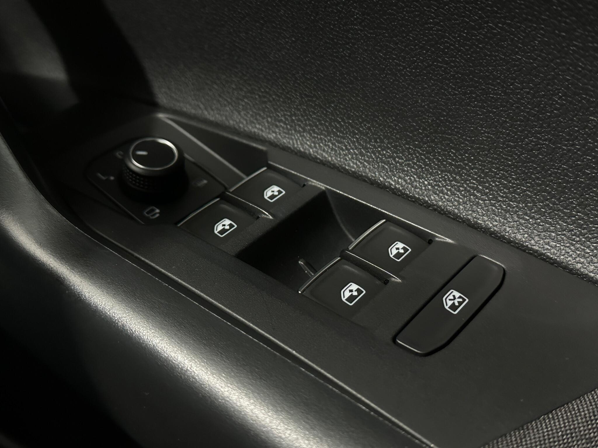 Volkswagen Polo view 19