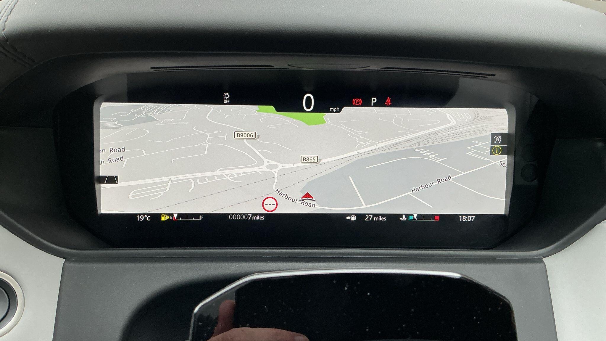 Land Rover Range Rover Velar view 28