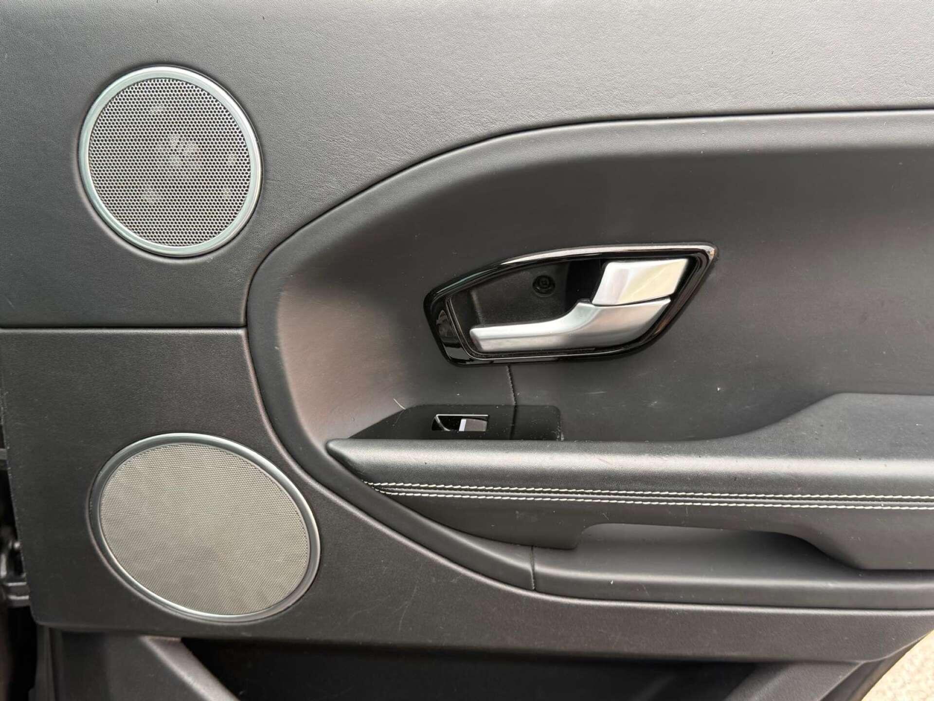 Land Rover Range Rover Evoque view 25