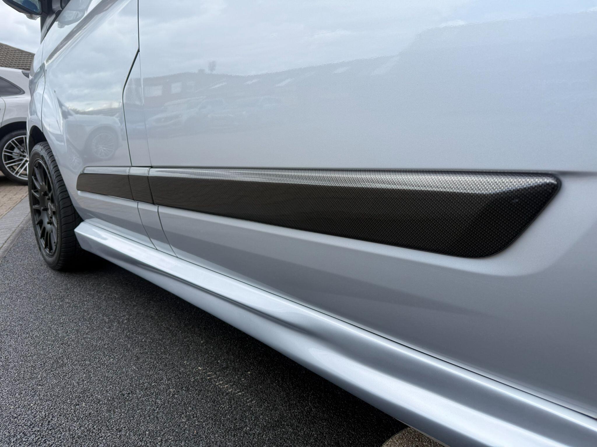 Ford Transit Custom view 17