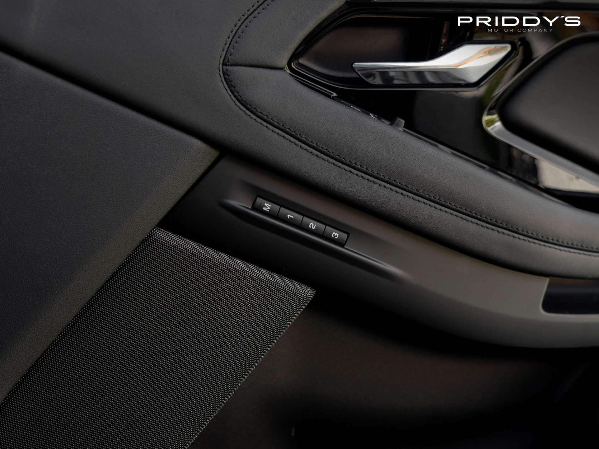 Land Rover Range Rover Evoque view 27