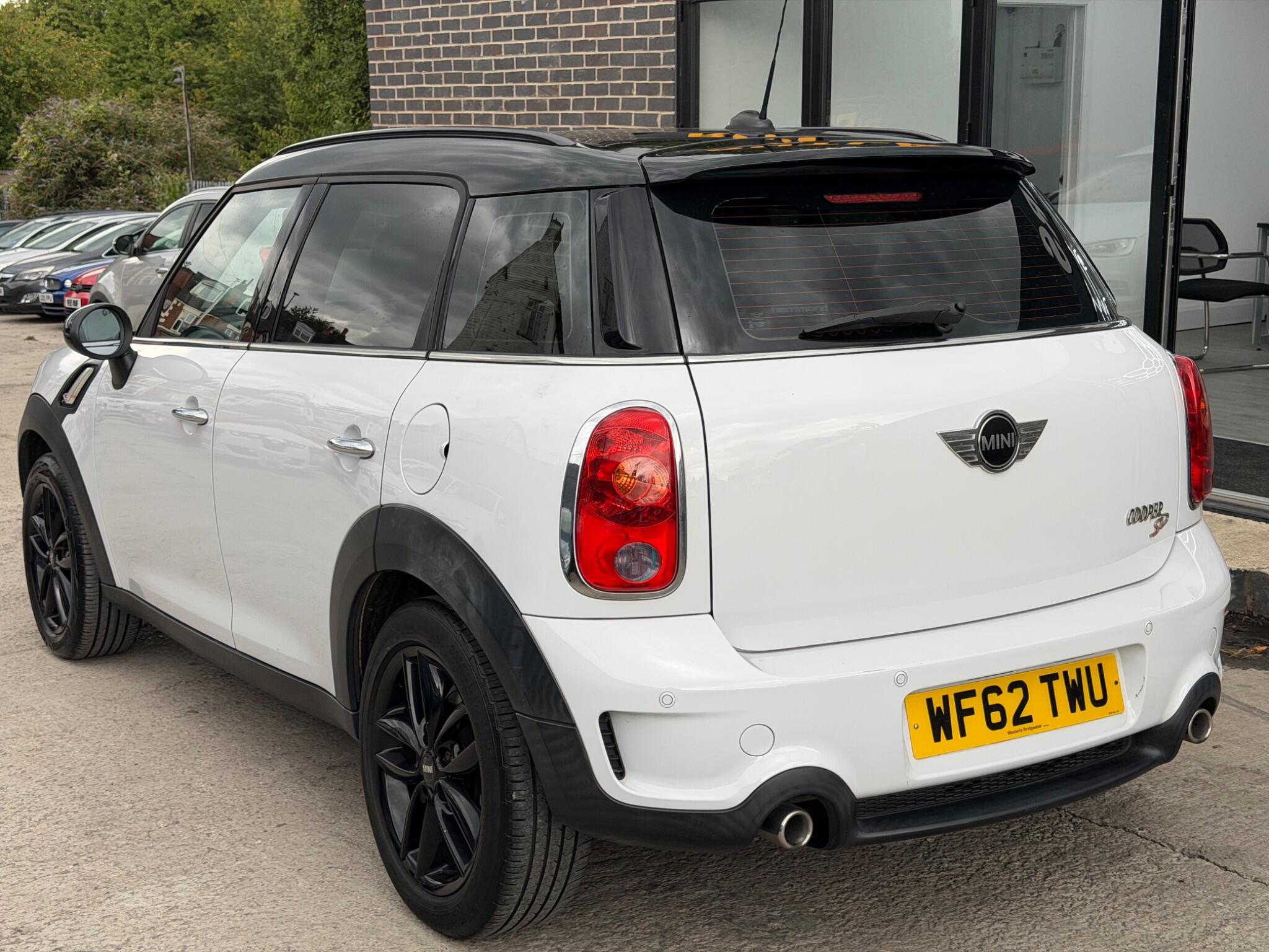 Mini Countryman view 6