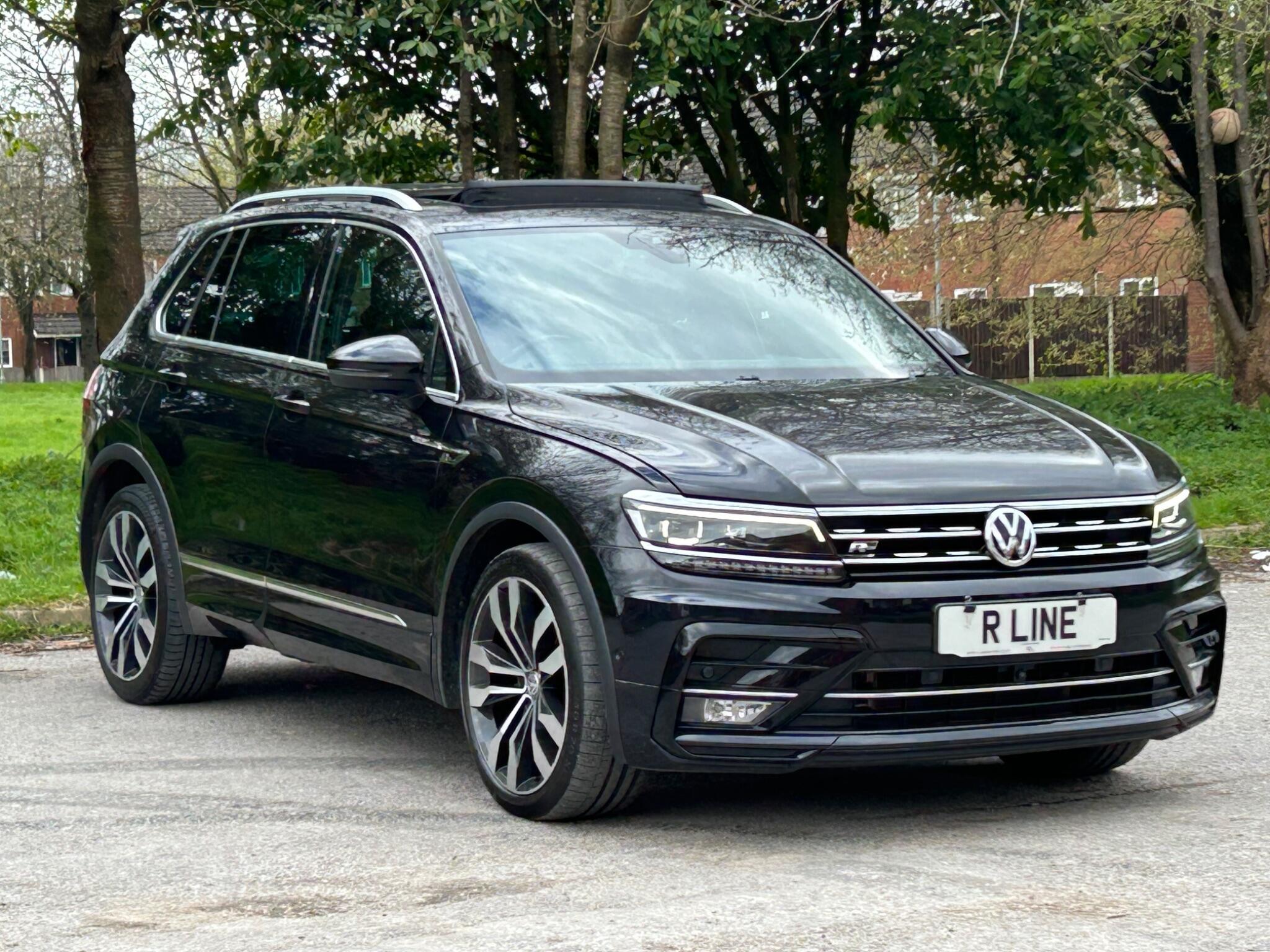 Volkswagen Tiguan view 4