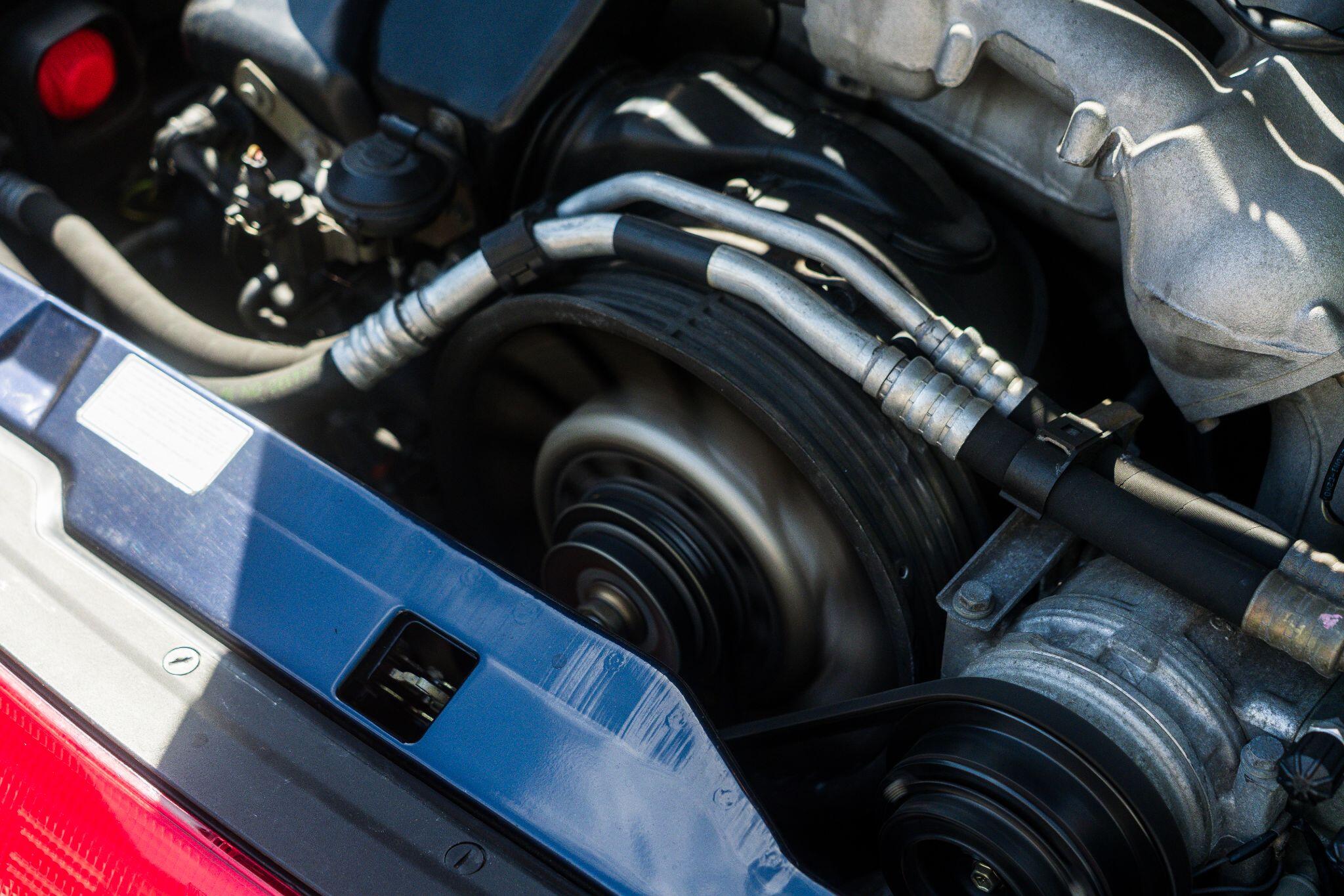 Porsche 911 view 22