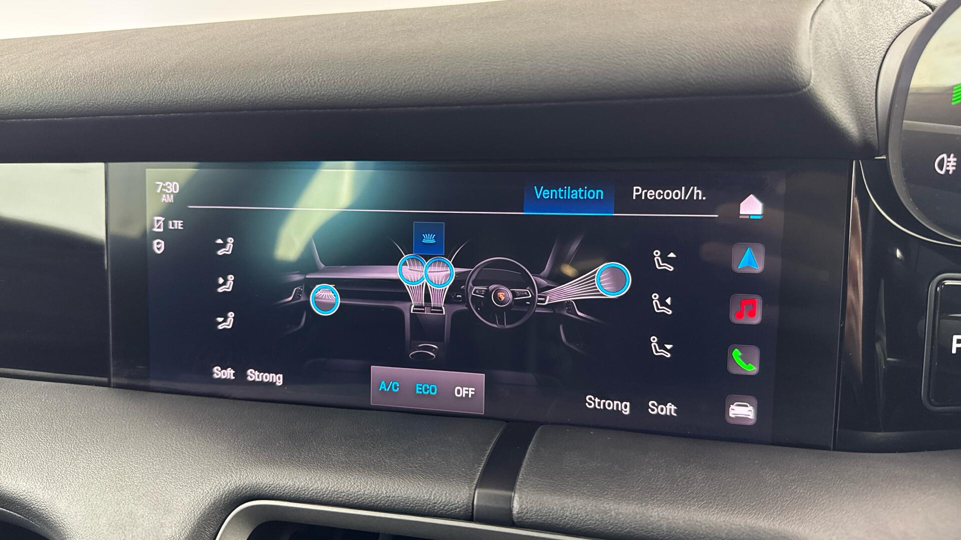 Porsche Taycan view 38
