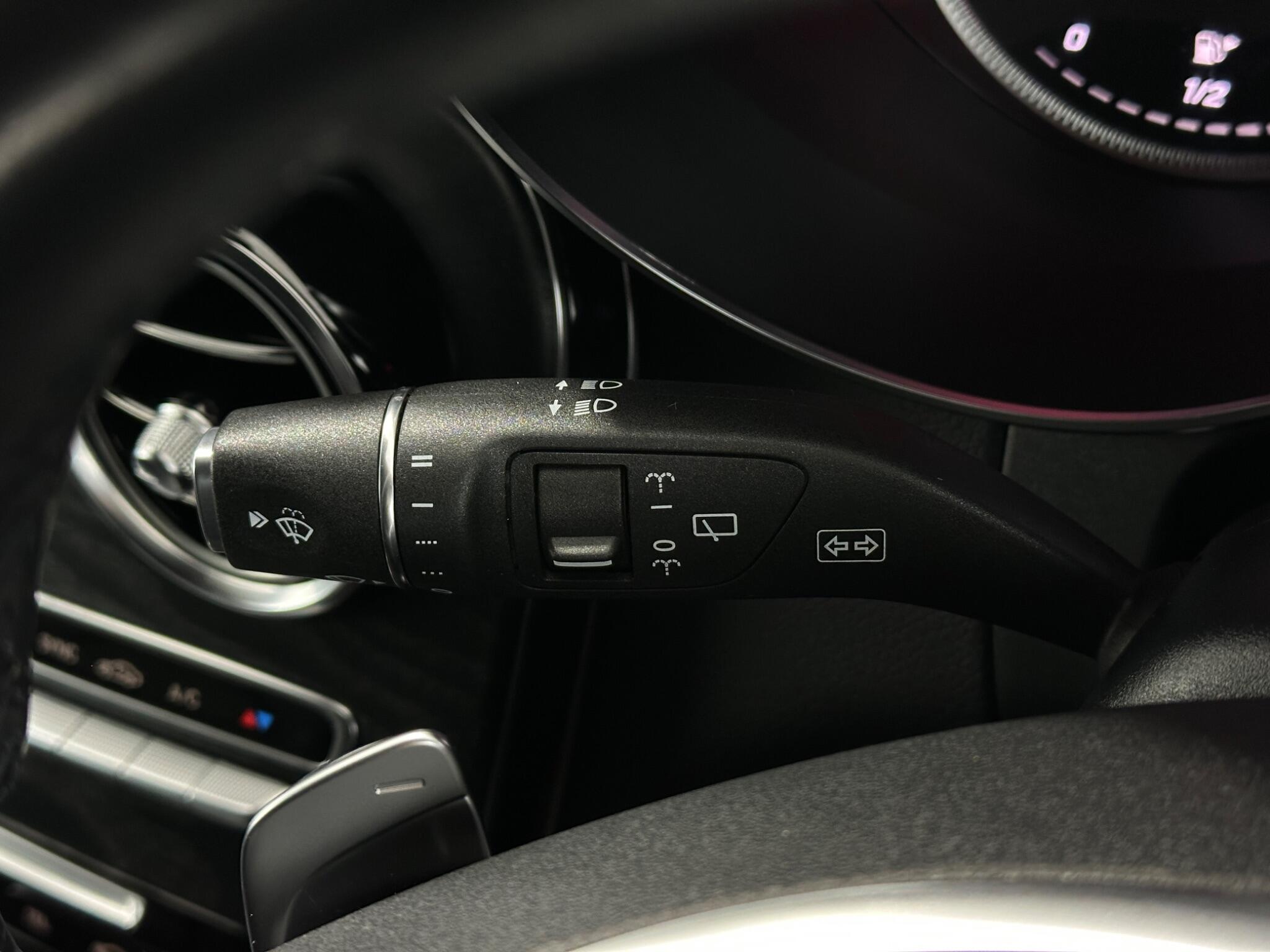Mercedes-Benz GLC view 14