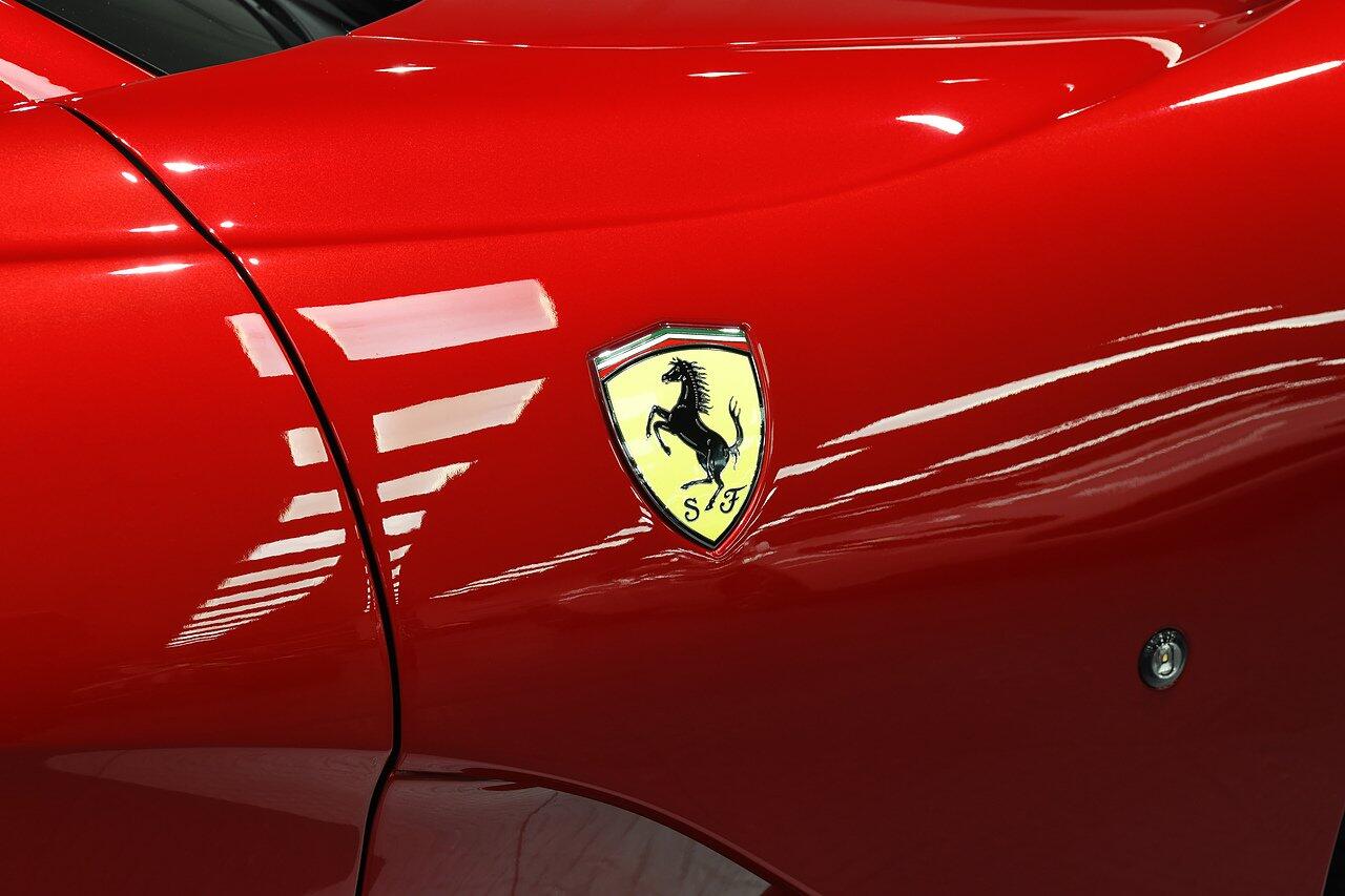 Ferrari 812 view 41