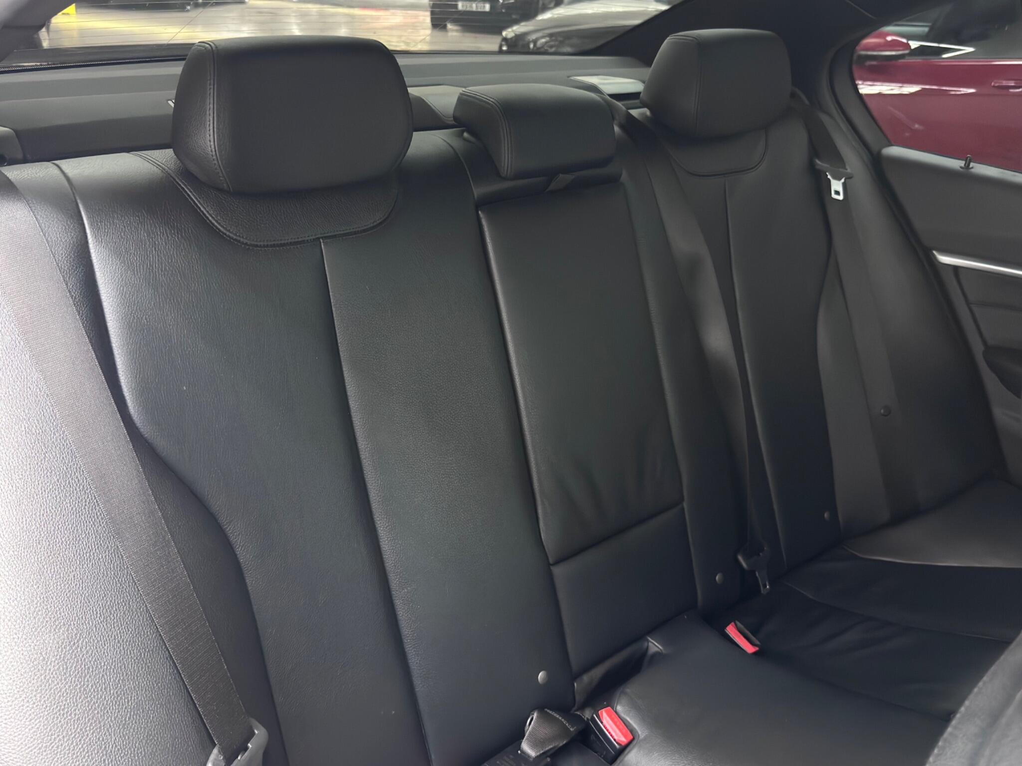 BMW 3 Series view 40