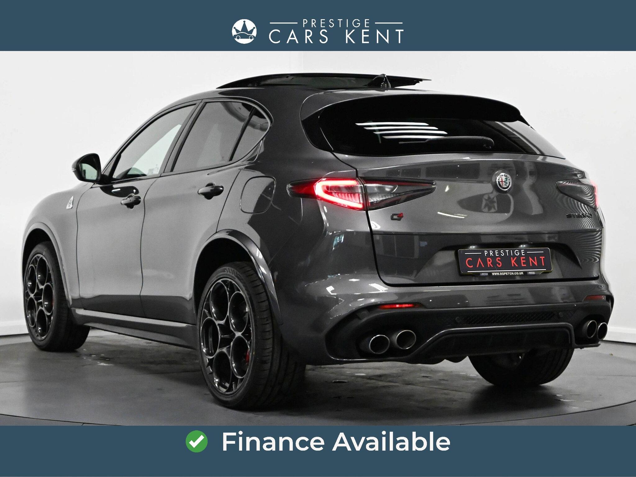 Alfa Romeo Stelvio view 3