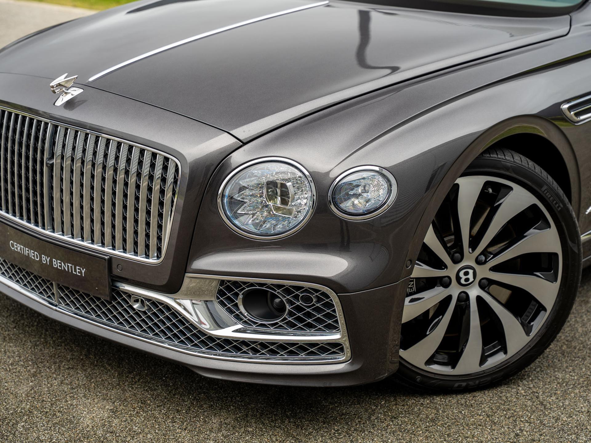 Bentley Flying Spur view 43