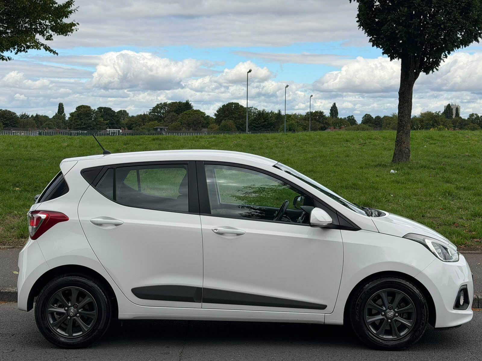 Hyundai i10 view 8