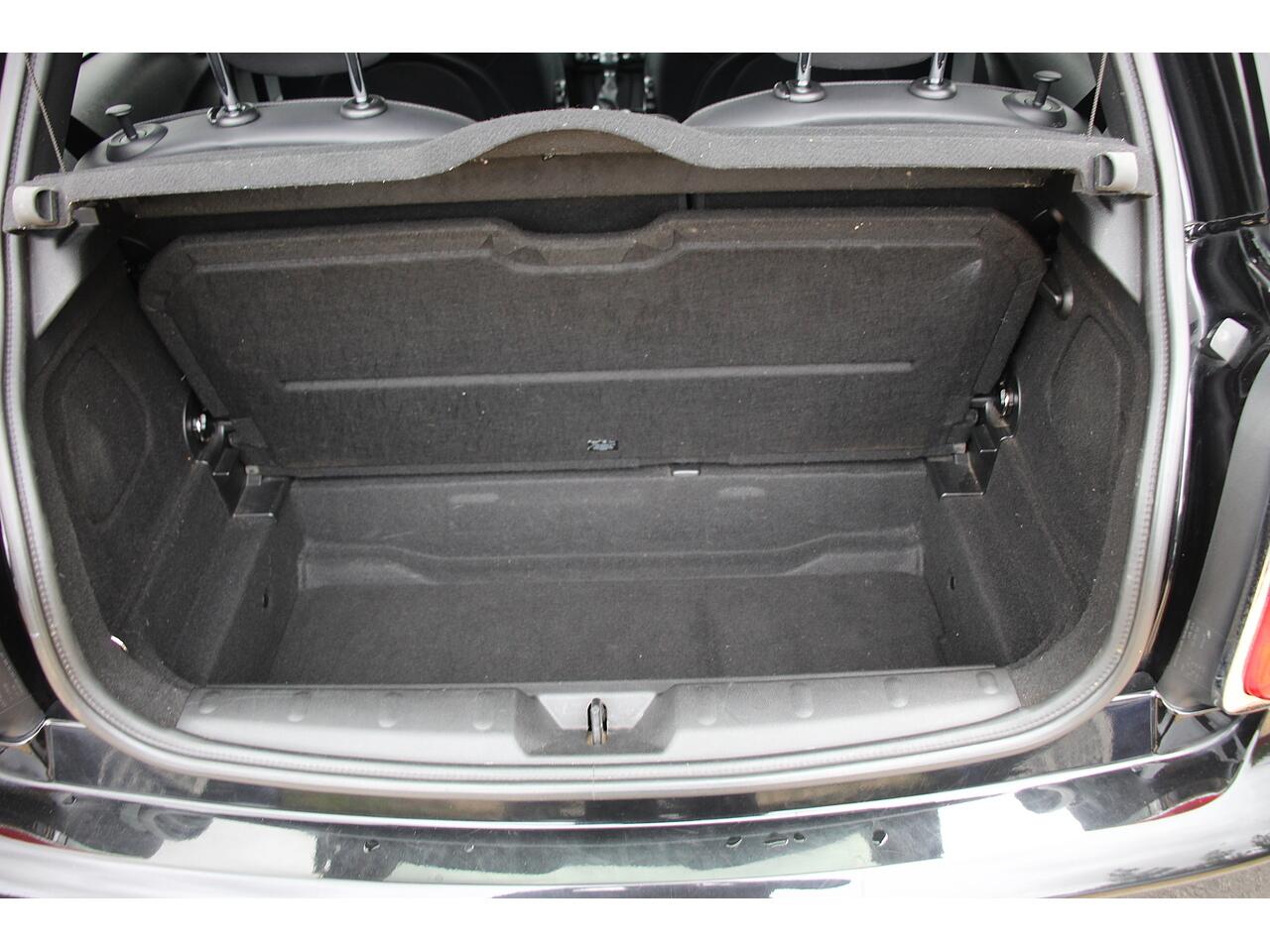 Mini Hatch view 31