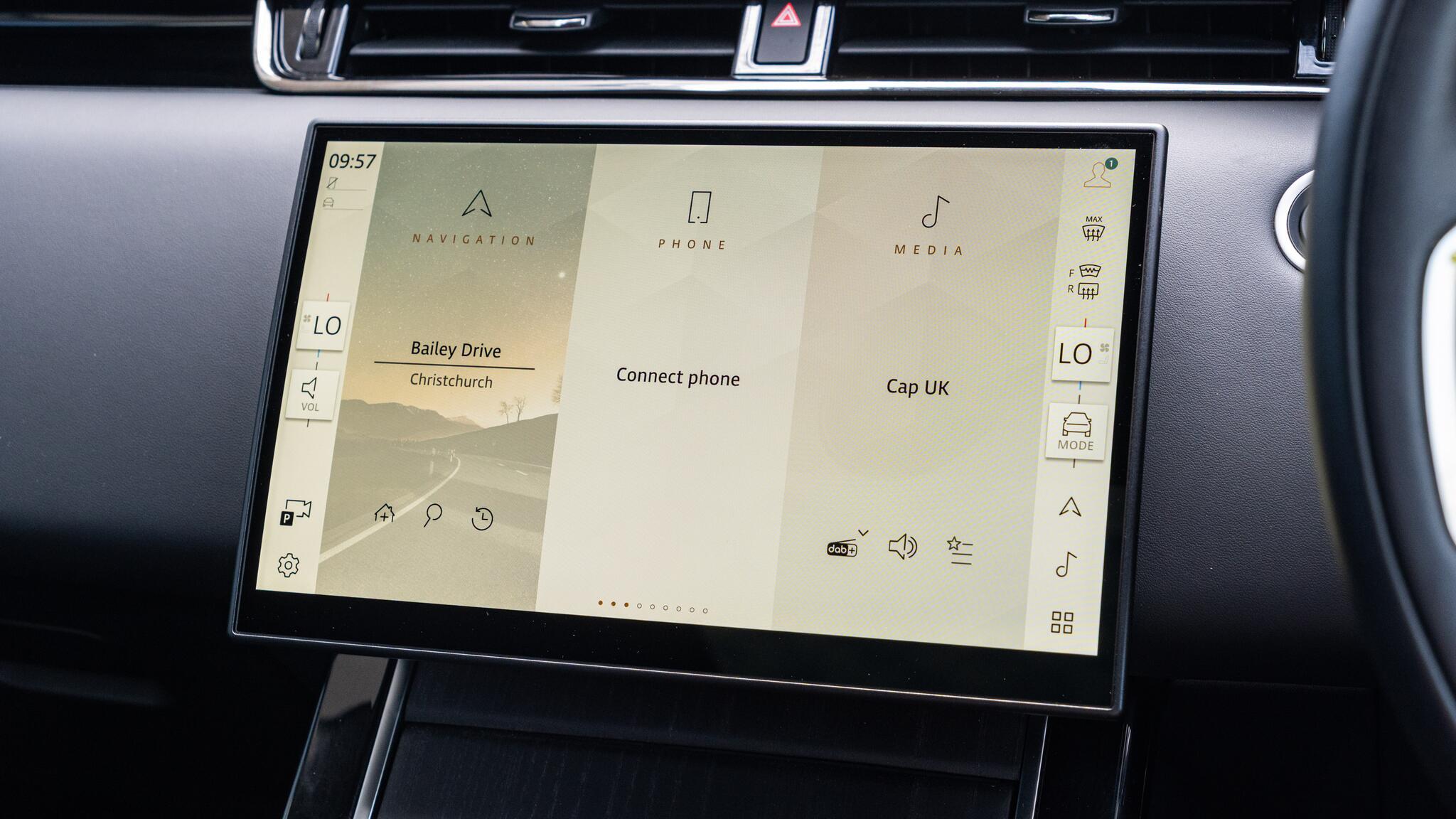 Land Rover Range Rover Evoque view 30