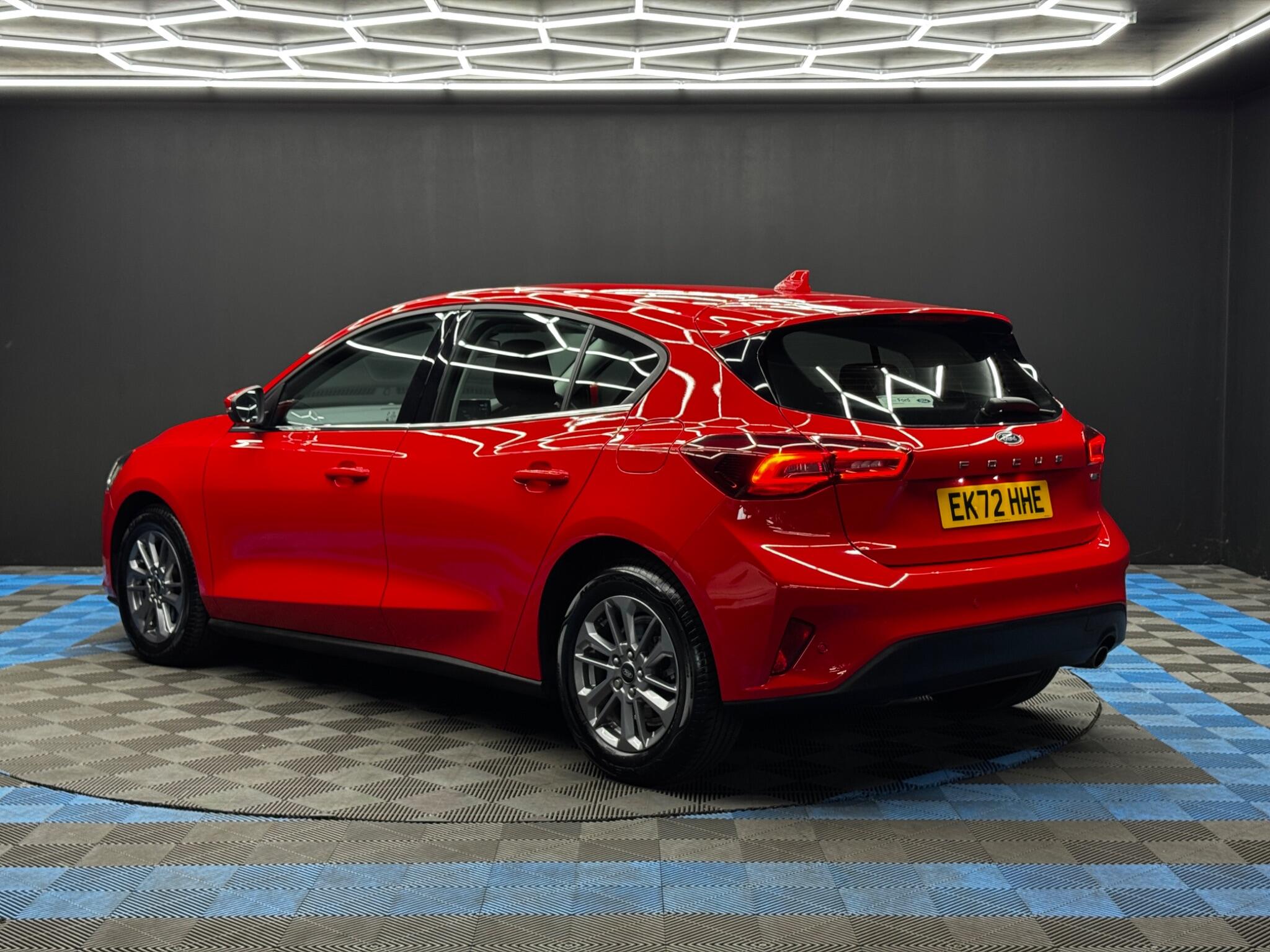 Ford Focus view 7