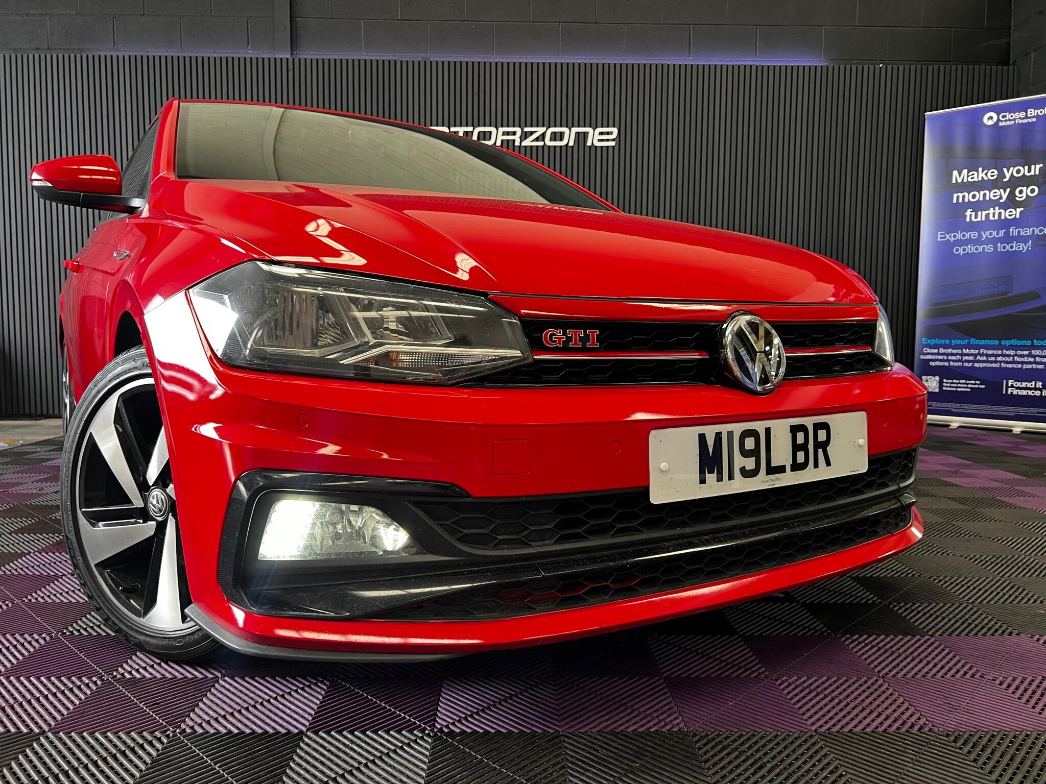 Volkswagen Polo view 4
