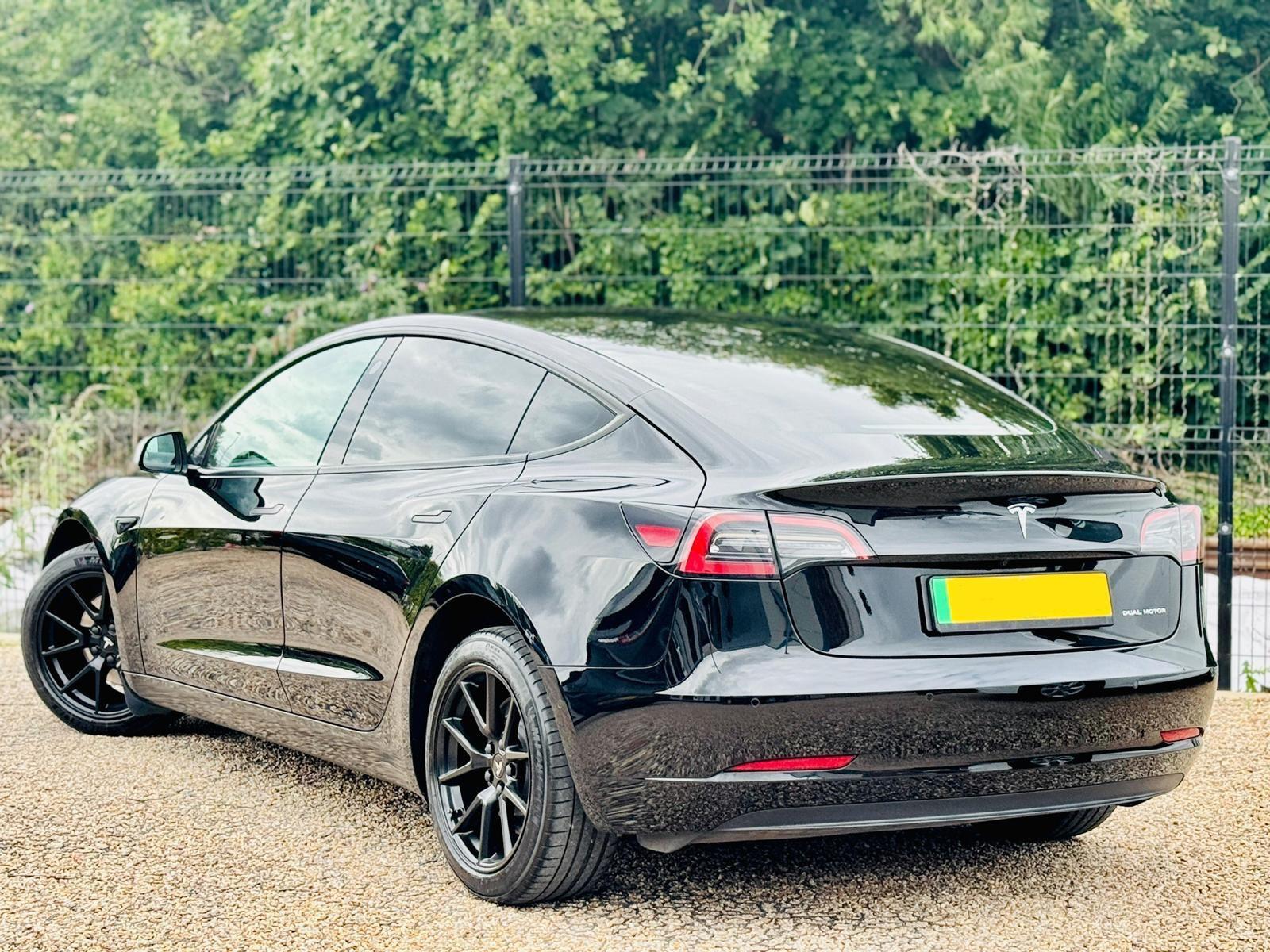 Tesla Model 3 view 32