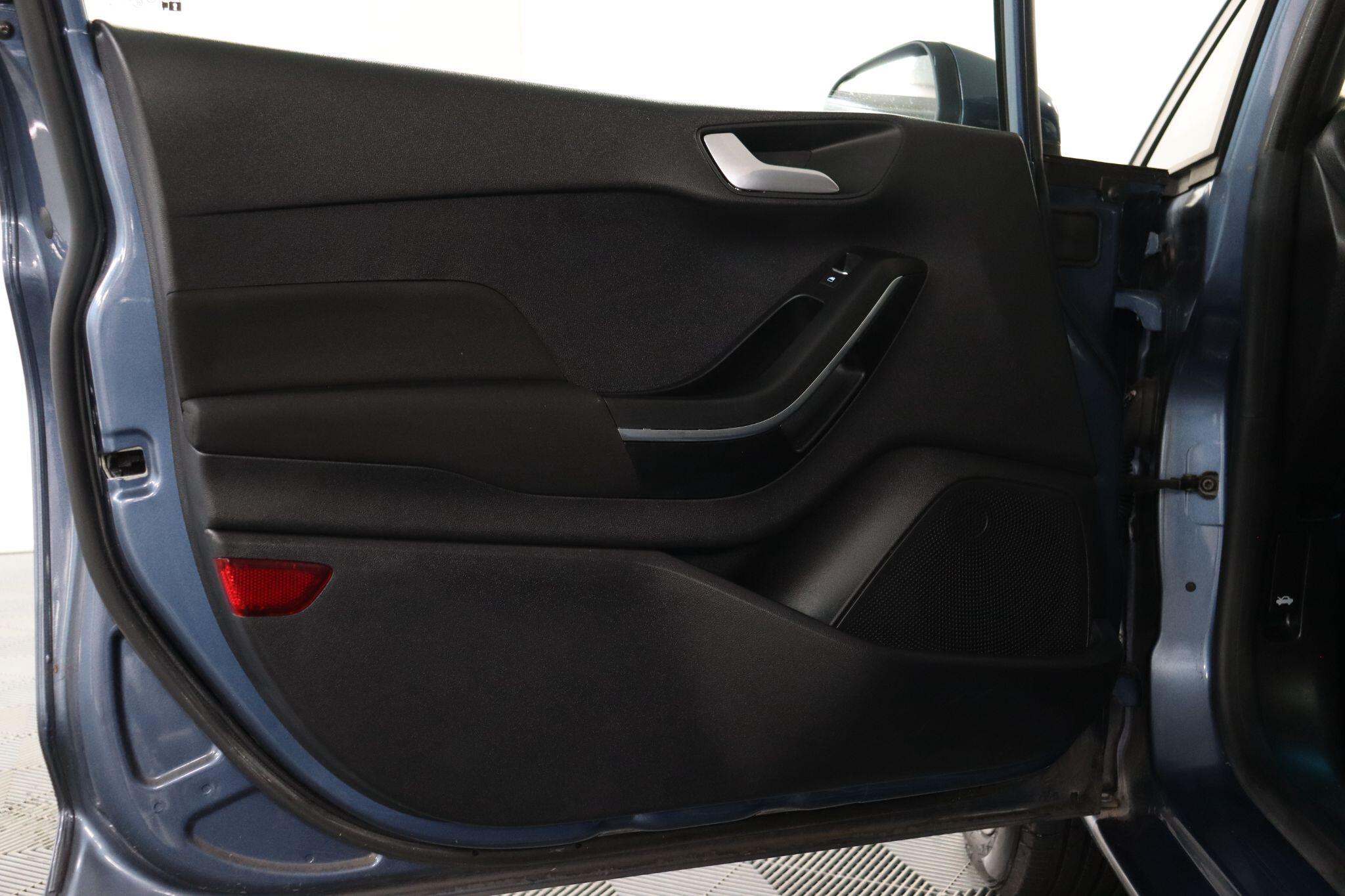 Ford Fiesta view 43
