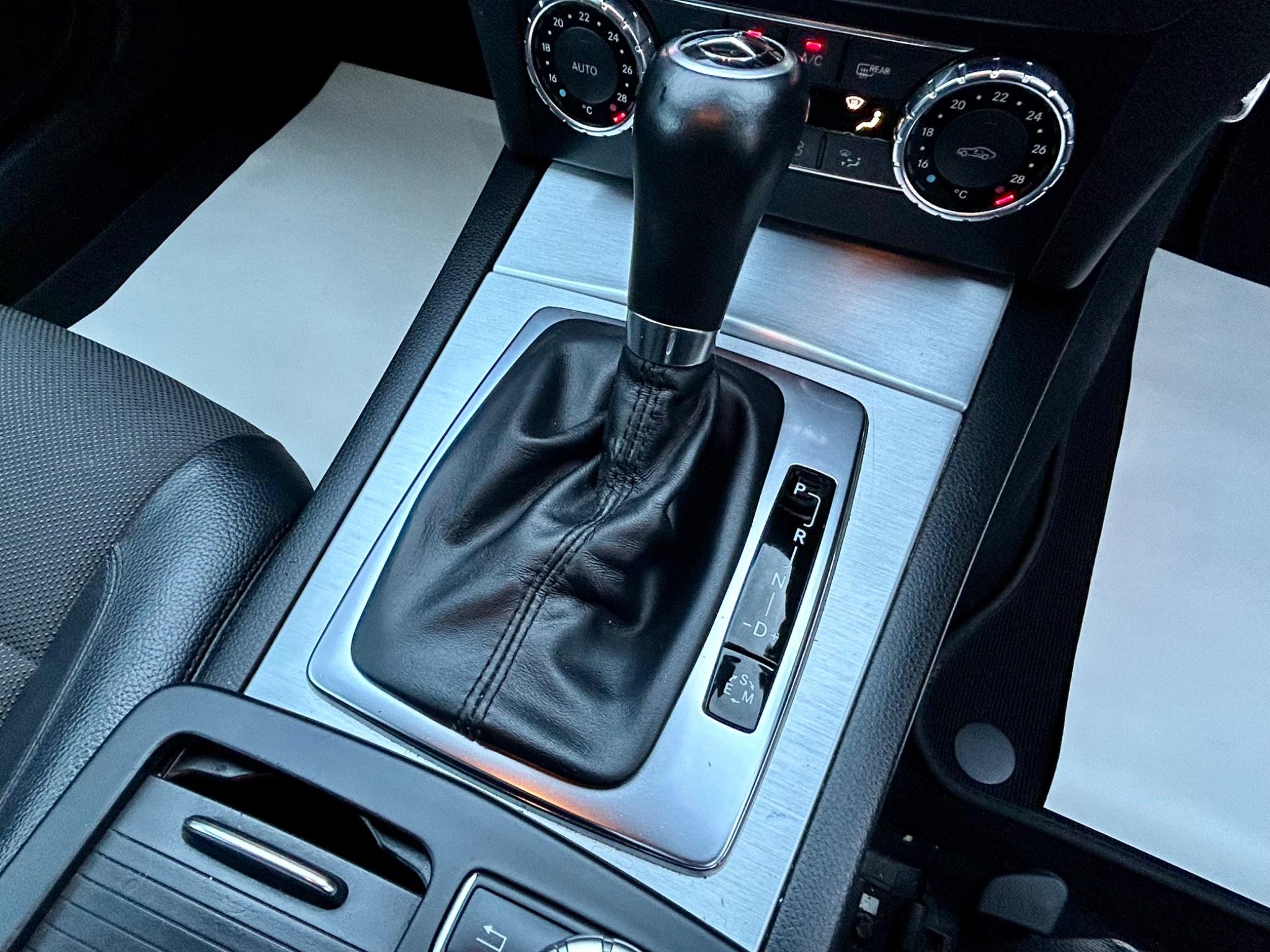 Mercedes-Benz C-Class view 22
