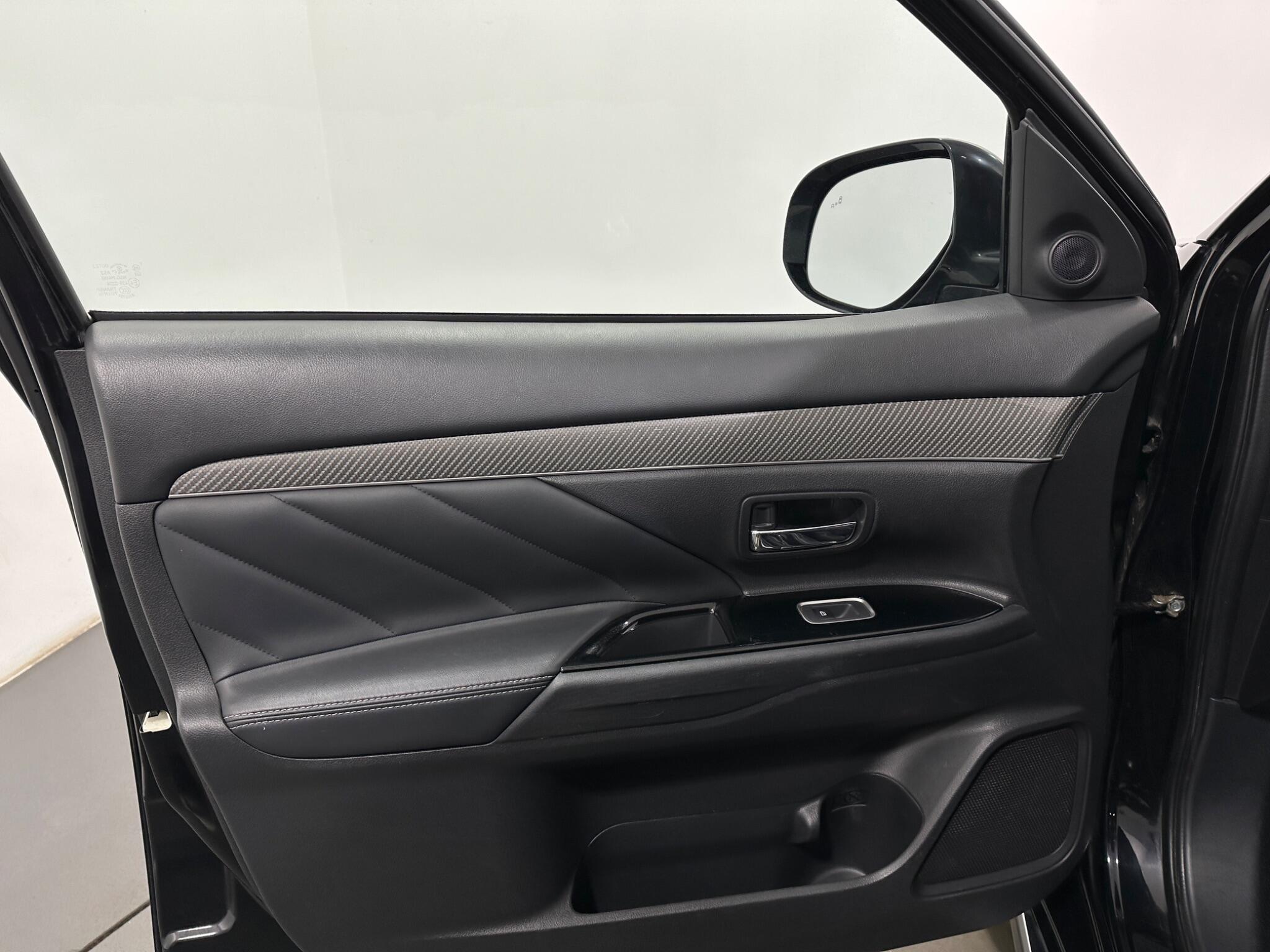 Mitsubishi Outlander view 35