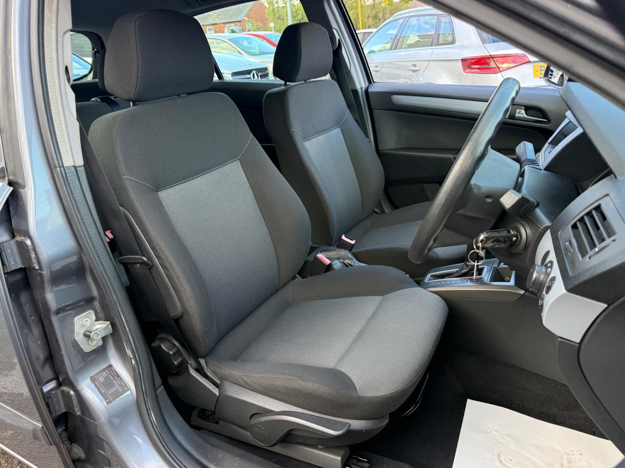 Vauxhall Astra - Image 30
