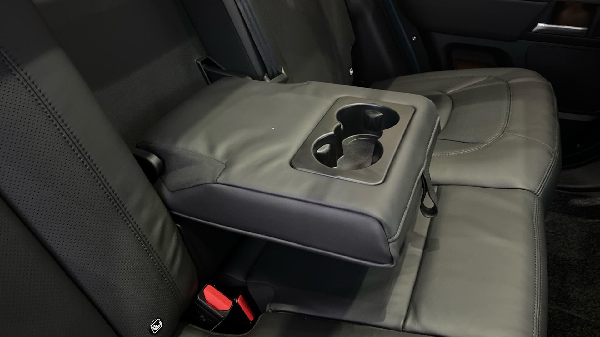 Land Rover Defender view 53