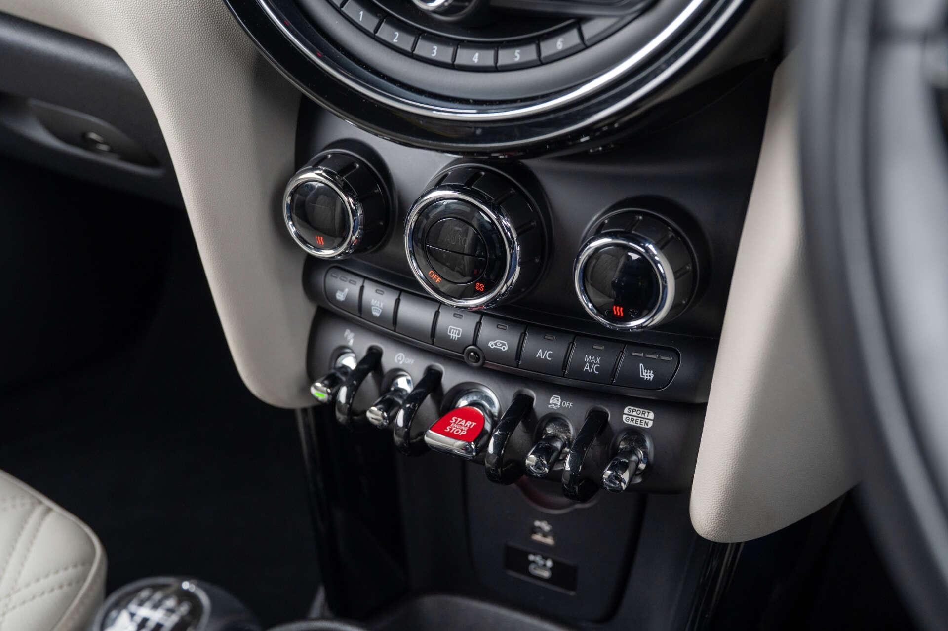 Mini Convertible view 40