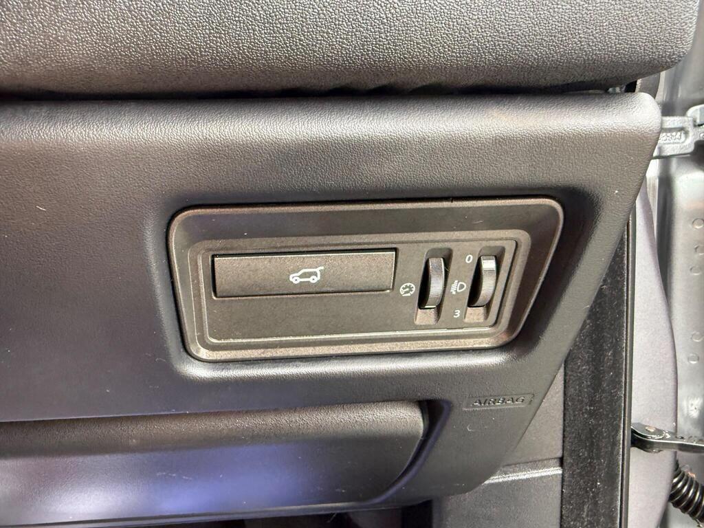 Land Rover Range Rover Evoque view 32