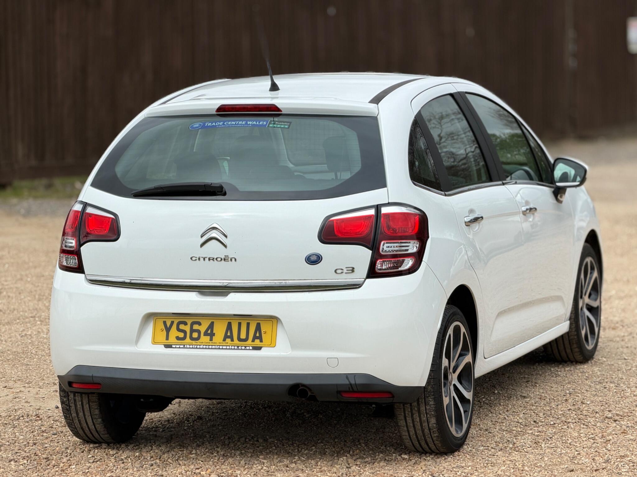 2015 Citroen C3 1.2 PureTech Selection Euro 6 5dr image 13