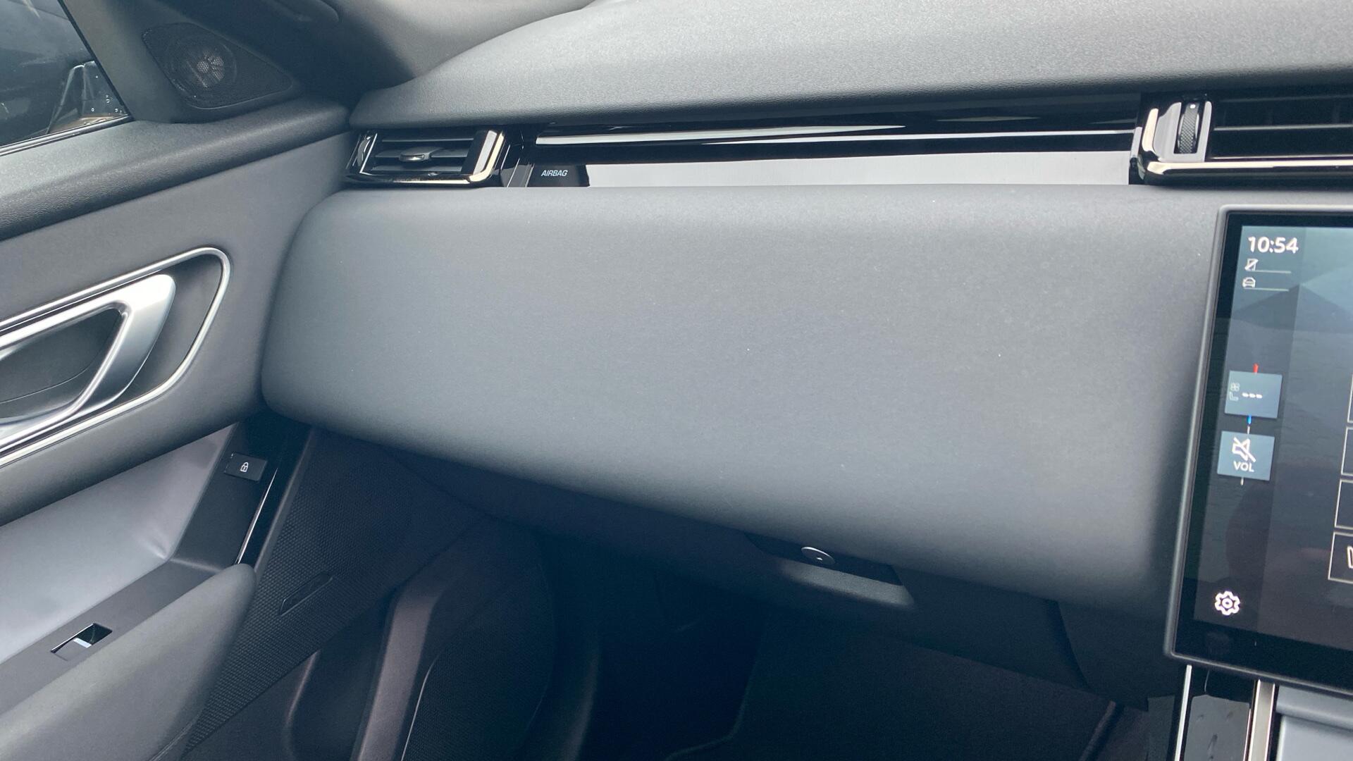 Land Rover Range Rover Velar view 30