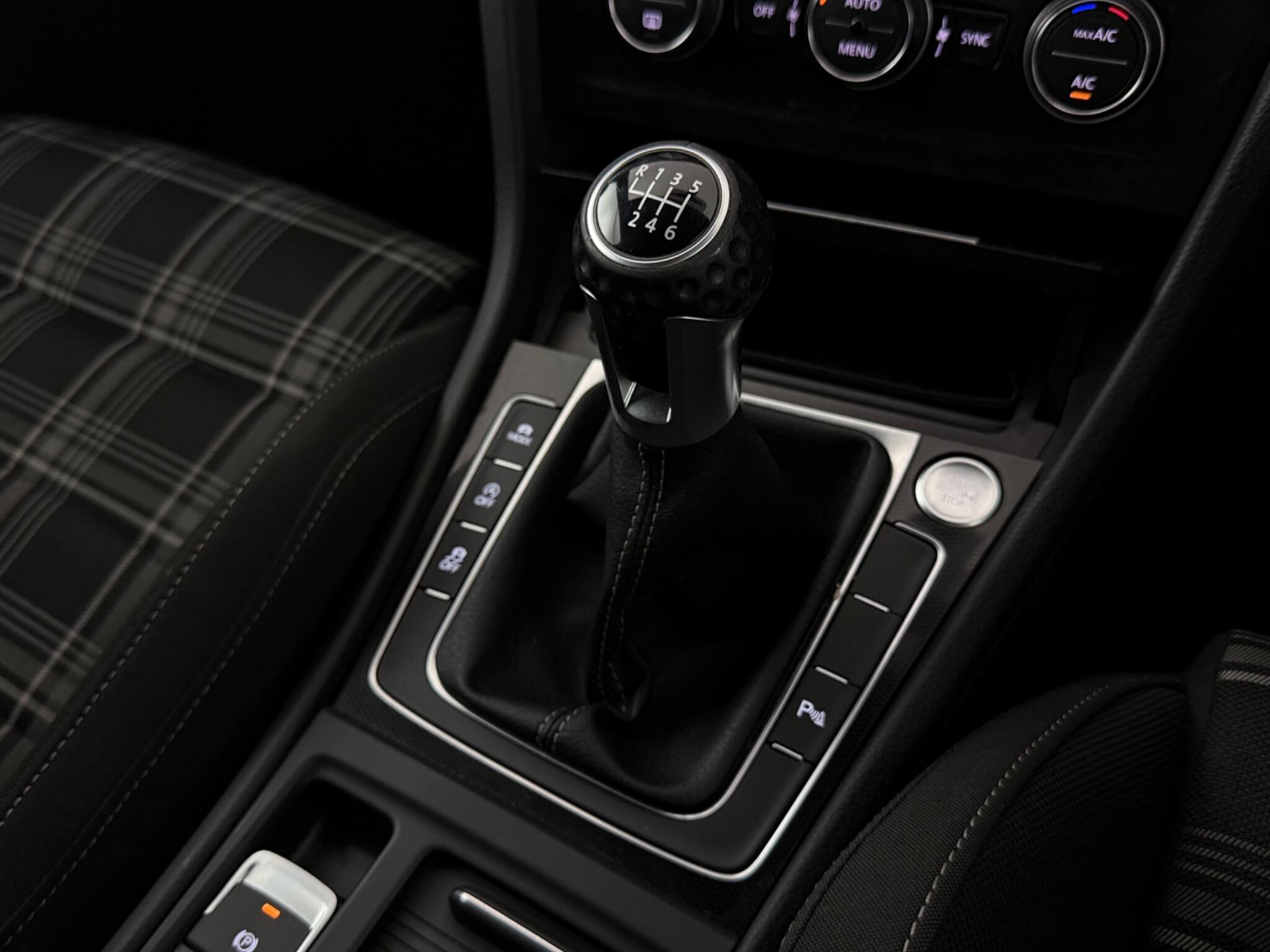 Volkswagen Golf view 20